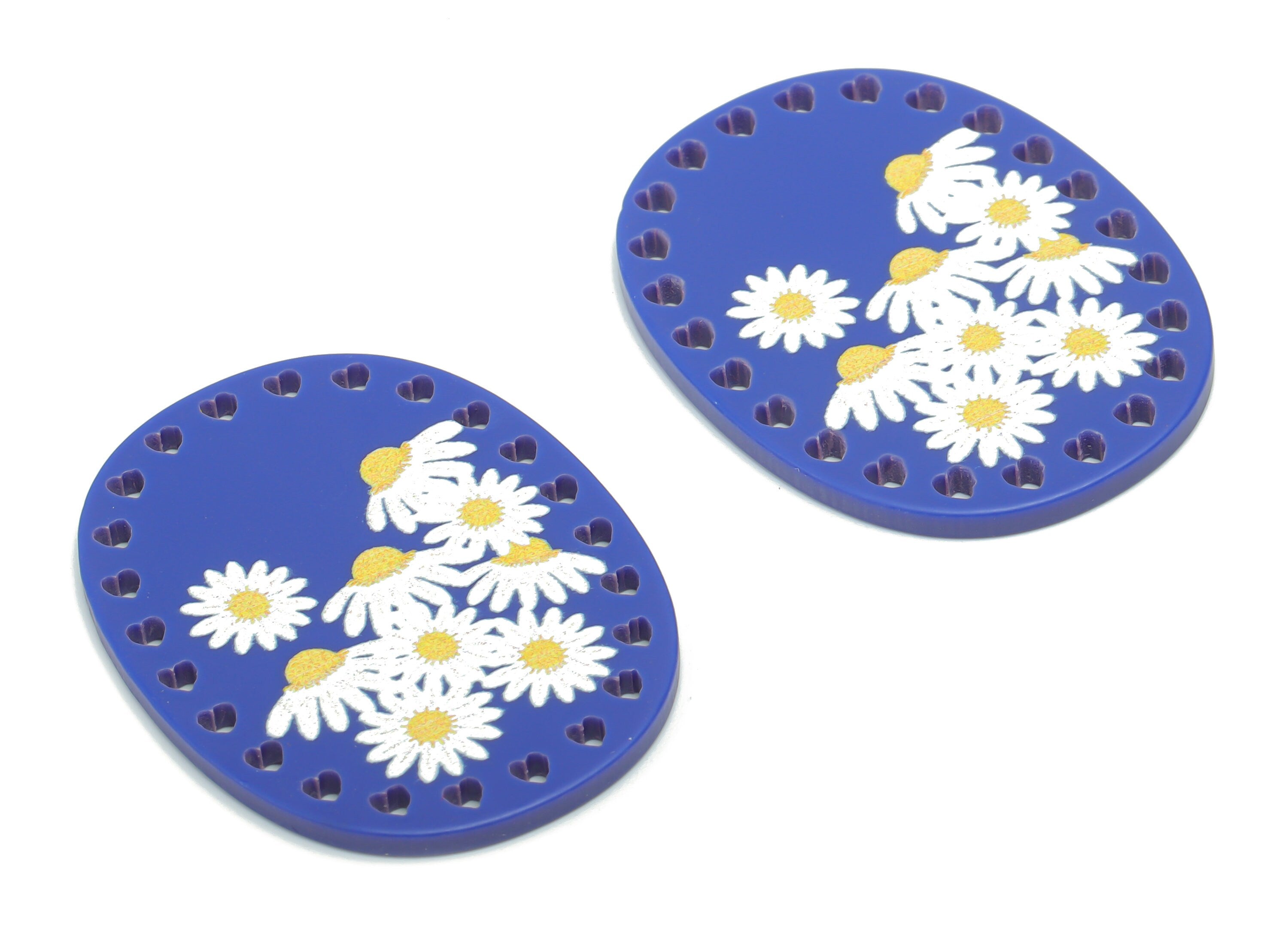 Acrylic Oval Flower Heart Earring Connector – Acrylic Chrysanthemum Charms and Pendant - Daisy Charm - 39.55x30.2x2.2mm - AC2435 - DOMEDBAZAAR