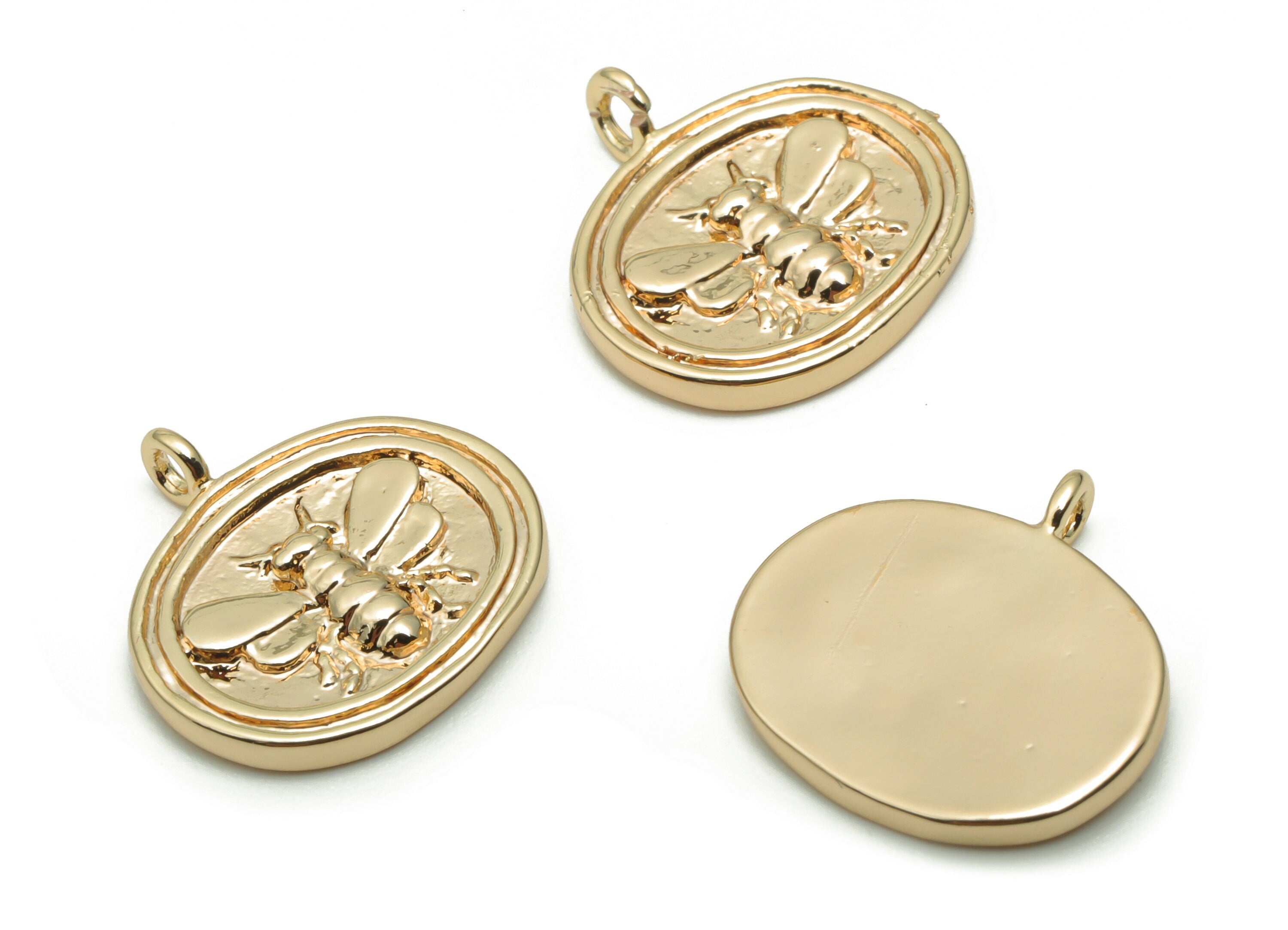 Brass Oval Bee Earring Charms - Gold Bee Oval Pendant - 18K Real Gold Plated Brass - Jewelry Making Supplies - 17.81x14.77x1.66mm - RGP4242 - DOMEDBAZAAR