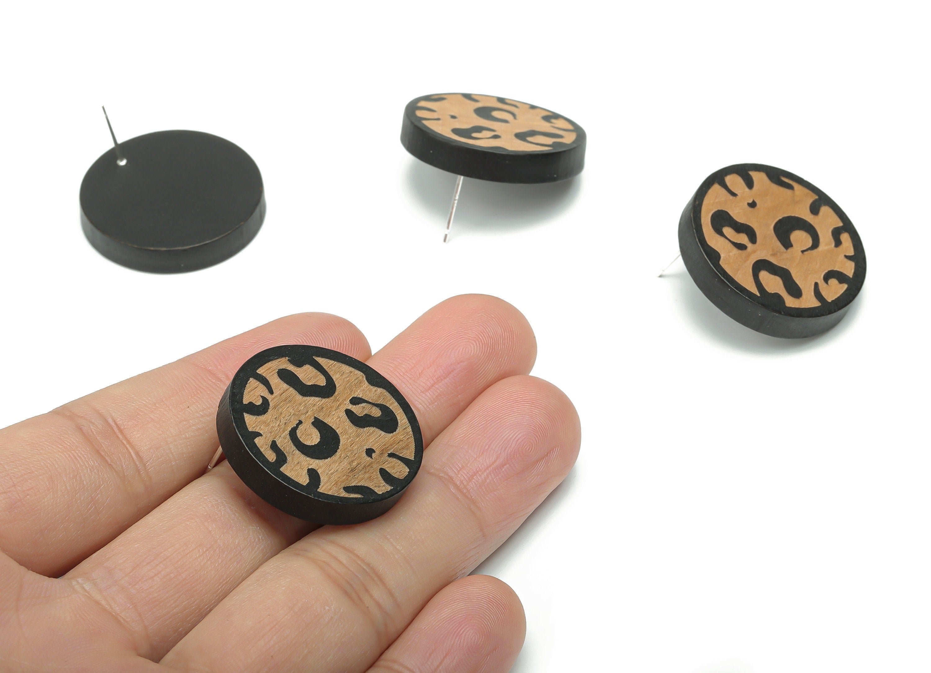Guger Tree Wood Round Earring Stud - Guger Tree Wood Circle Post - Silver Plated Brass Stud - Jewelry Supplies - 27.83x27.83x4.95mm - BB1160 - DOMEDBAZAAR