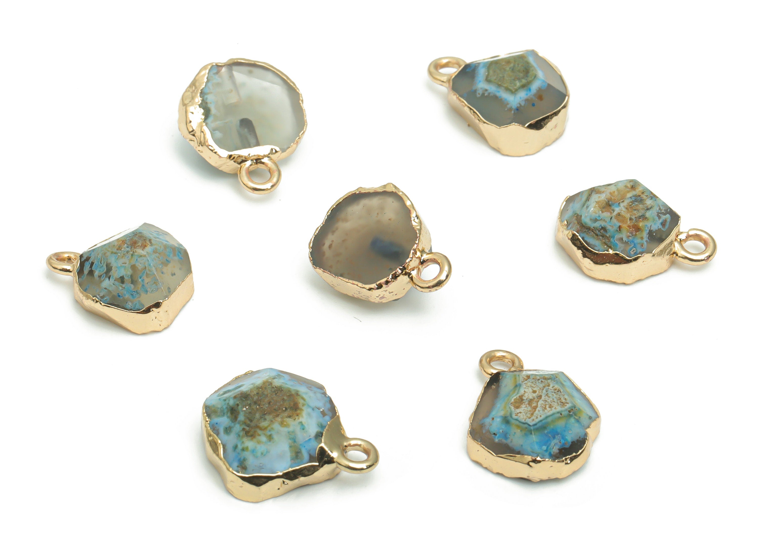 Agate Crystal Charms - Brass Wire Irregular Pendant - Natural Stone - Gold Tone Plated Brass – Jewelry Supplies - 14.49x10.3x7.5mm – NS1623A - DOMEDBAZAAR