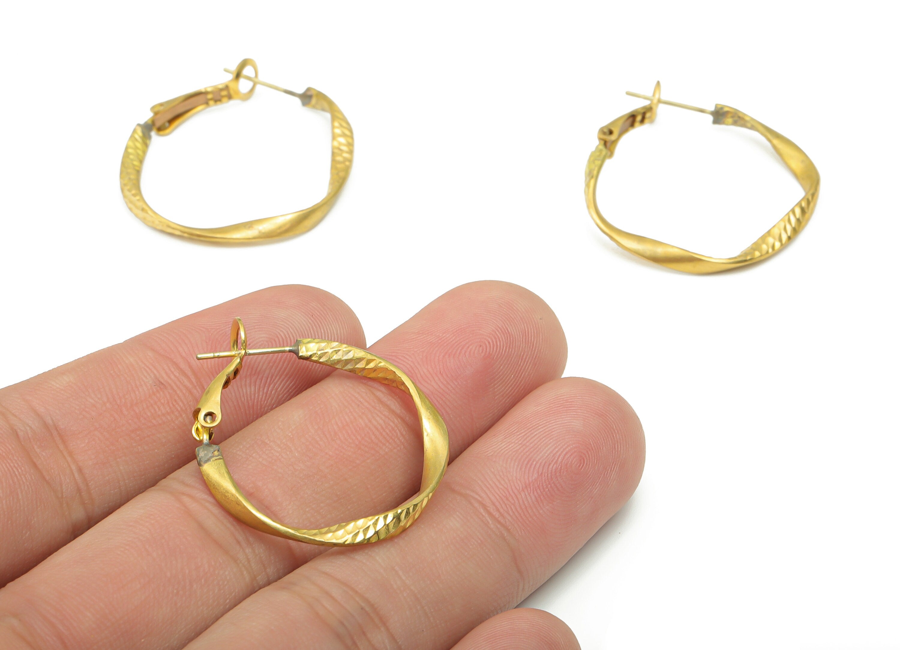 Brass Twisted Hook Clasp - Raw Brass Hammered Round Clap - 316 Surgical Stainless Steel Stud - Jewelry Supplies - 29.9x28.7x2.8mm- PP5204-30 - DOMEDBAZAAR