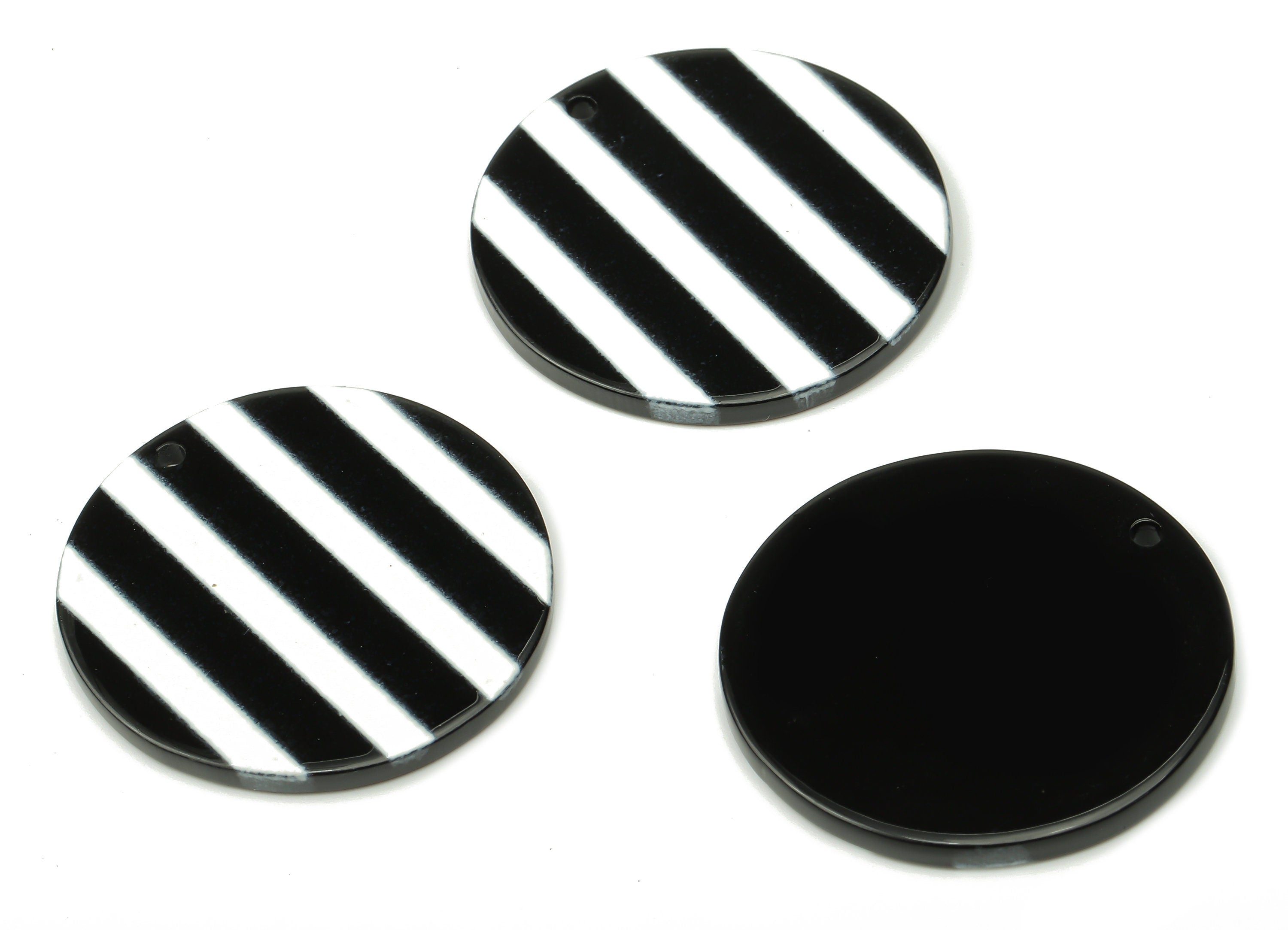 Acrylic Round Earrings Charm - Black And White Smooth Stripe Circle Pendents Charm - Jewelry Supplies - 29.1×29.1×2.5mm -AC2517D - DOMEDBAZAAR