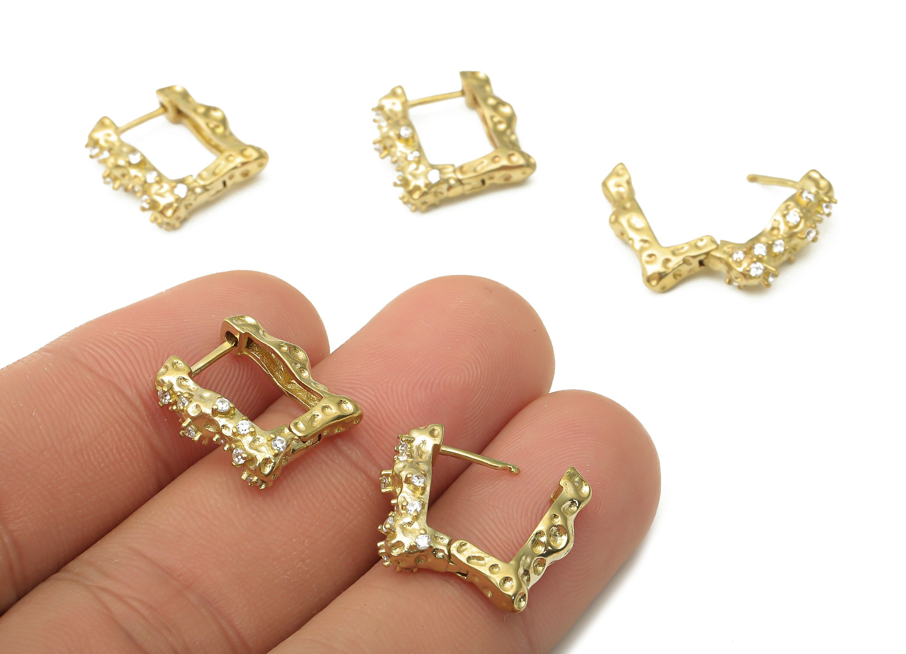 Brass Rectangle Huggie Hoop Earrings - Raw Brass Textured Earrings - Geometric Hoop Earrings - Jewelry Supplies - 16.06x15.17x2.5mm - PP7538 - DOMEDBAZAAR