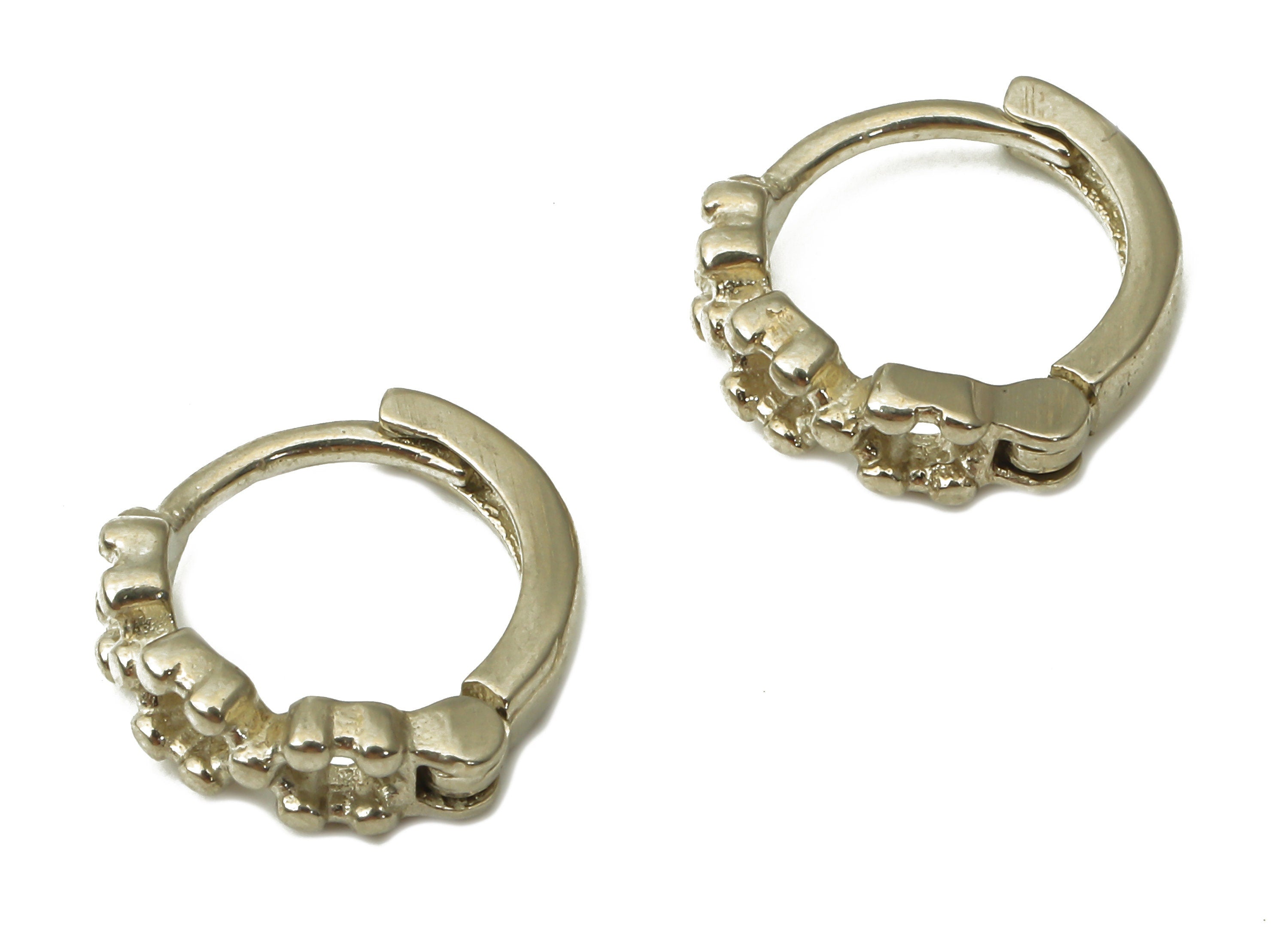 Brass Round Huggie Hoop Earring - Raw Bass Flower Hoop Earring - Geometric Earrings - Jewelry Making Supplies - 10.57x10.57x1.45mm - PP7584 - DOMEDBAZAAR