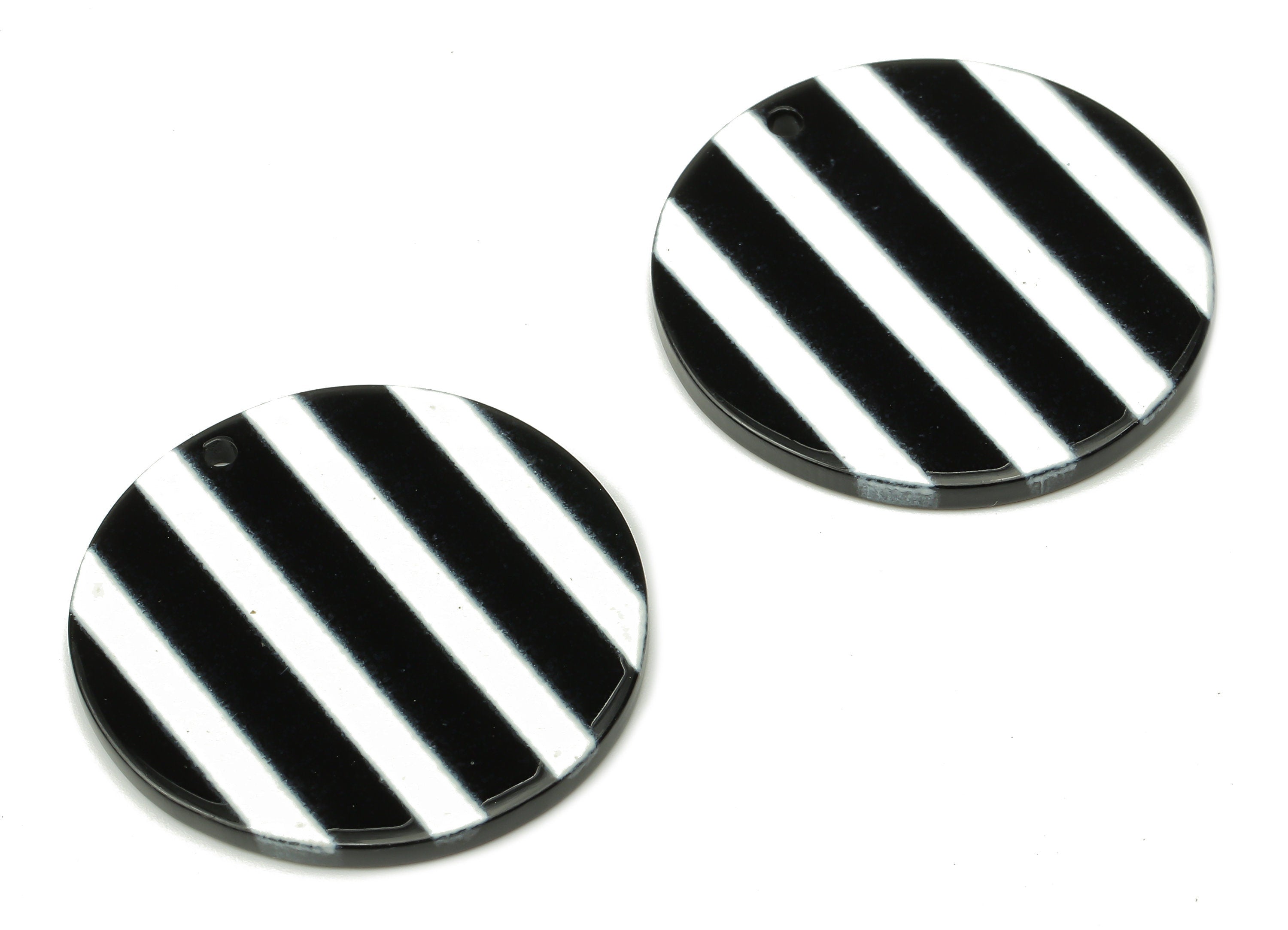 Acrylic Round Earrings Charm - Black And White Smooth Stripe Circle Pendents Charm - Jewelry Supplies - 29.1×29.1×2.5mm -AC2517D - DOMEDBAZAAR