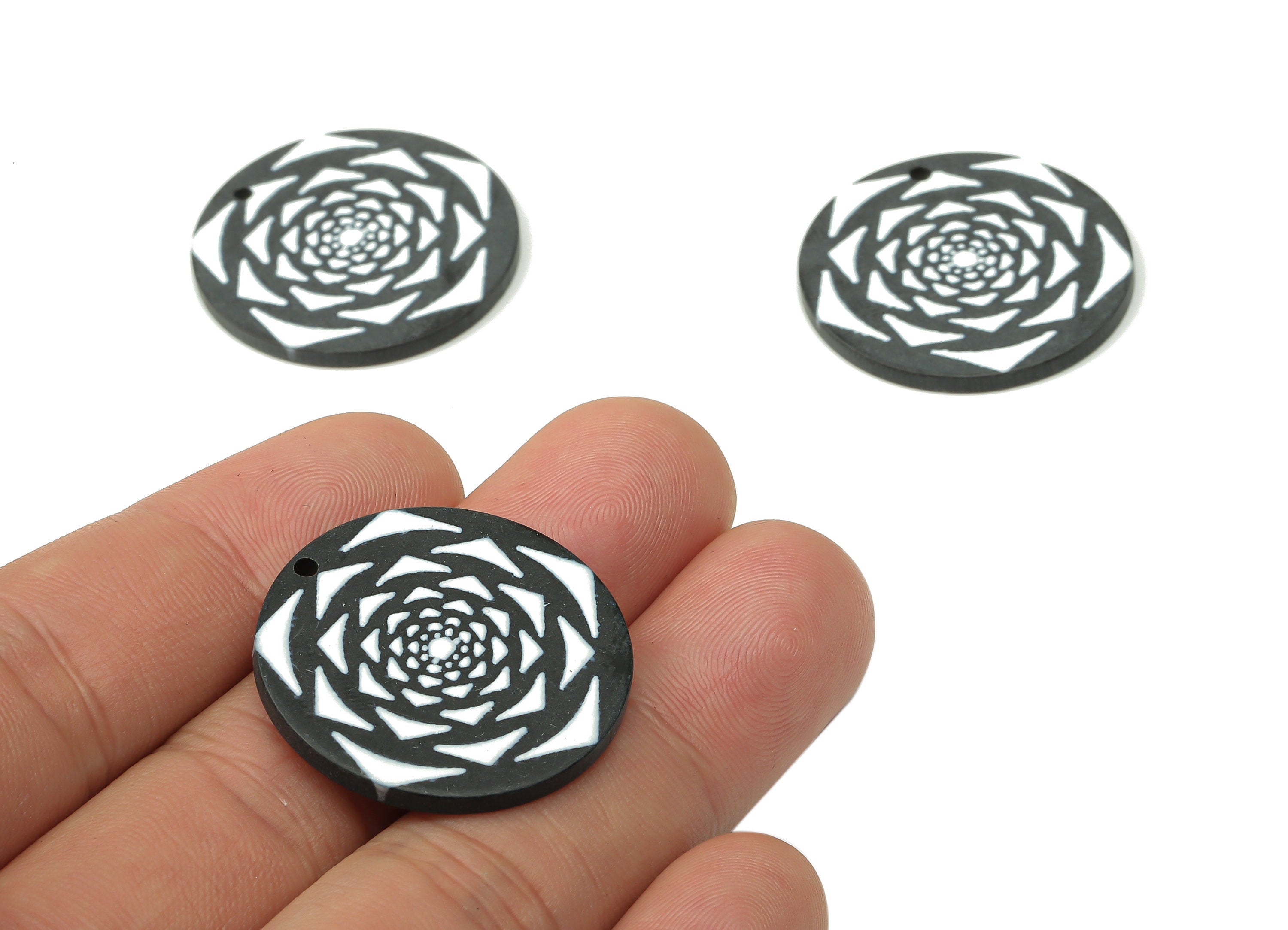 Acrylic Round Flower Earring Charm - Black and White Abstract Flower Pendant Charm - Jewelry Findings - 29.1×29.1×2.5mm - AC2517E - DOMEDBAZAAR