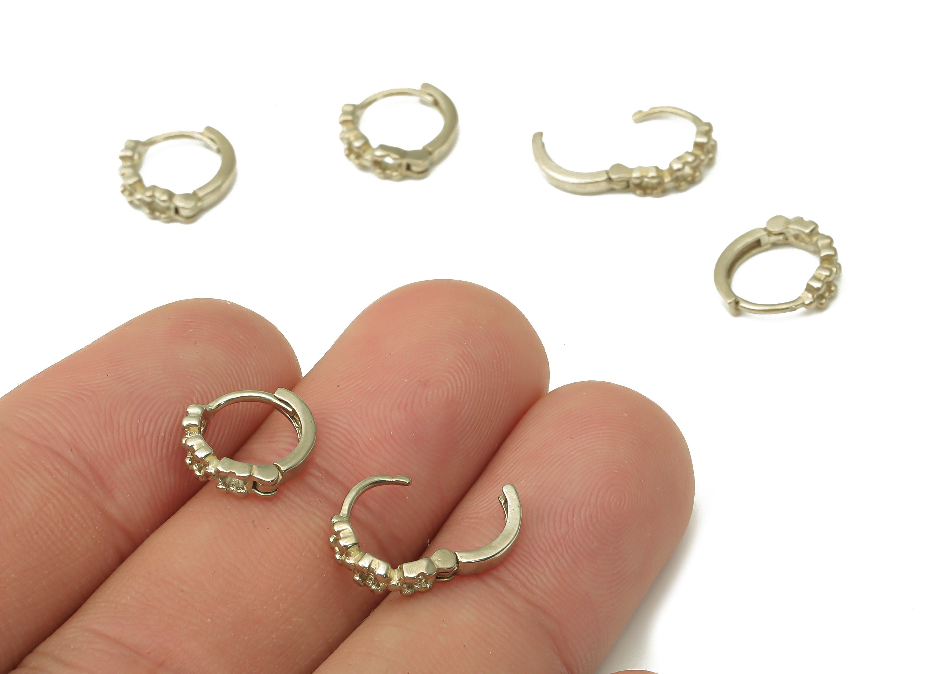Brass Round Huggie Hoop Earring - Raw Bass Flower Hoop Earring - Geometric Earrings - Jewelry Making Supplies - 10.57x10.57x1.45mm - PP7584 - DOMEDBAZAAR