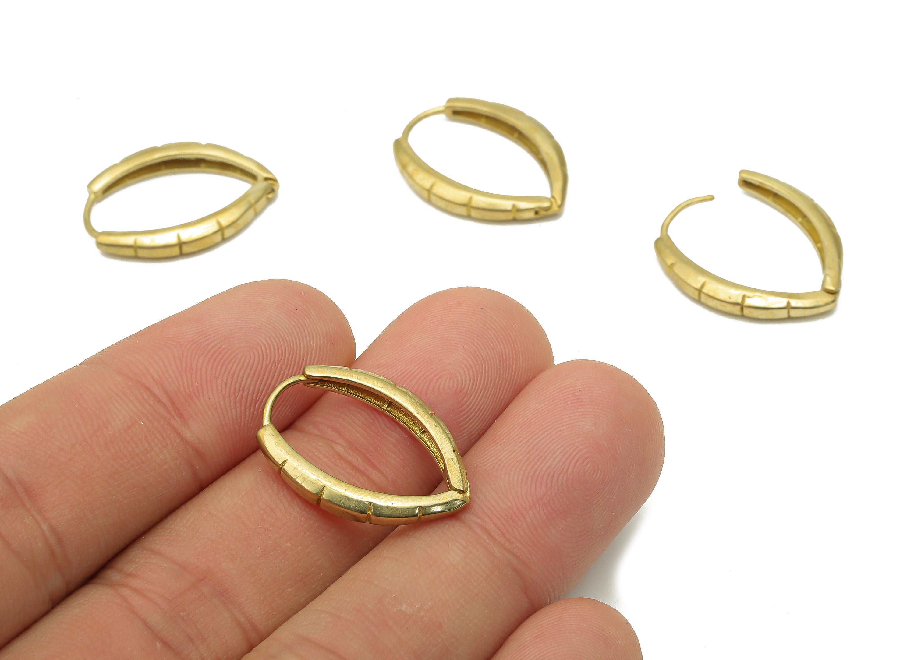 Brass Leaf Huggie Hoops Earrings - Raw Brass Huggie Hoop - Brass Textured Oval Hoops - Brass Earrings - 24.38x16.08x2.63mm - PP7597 - DOMEDBAZAAR