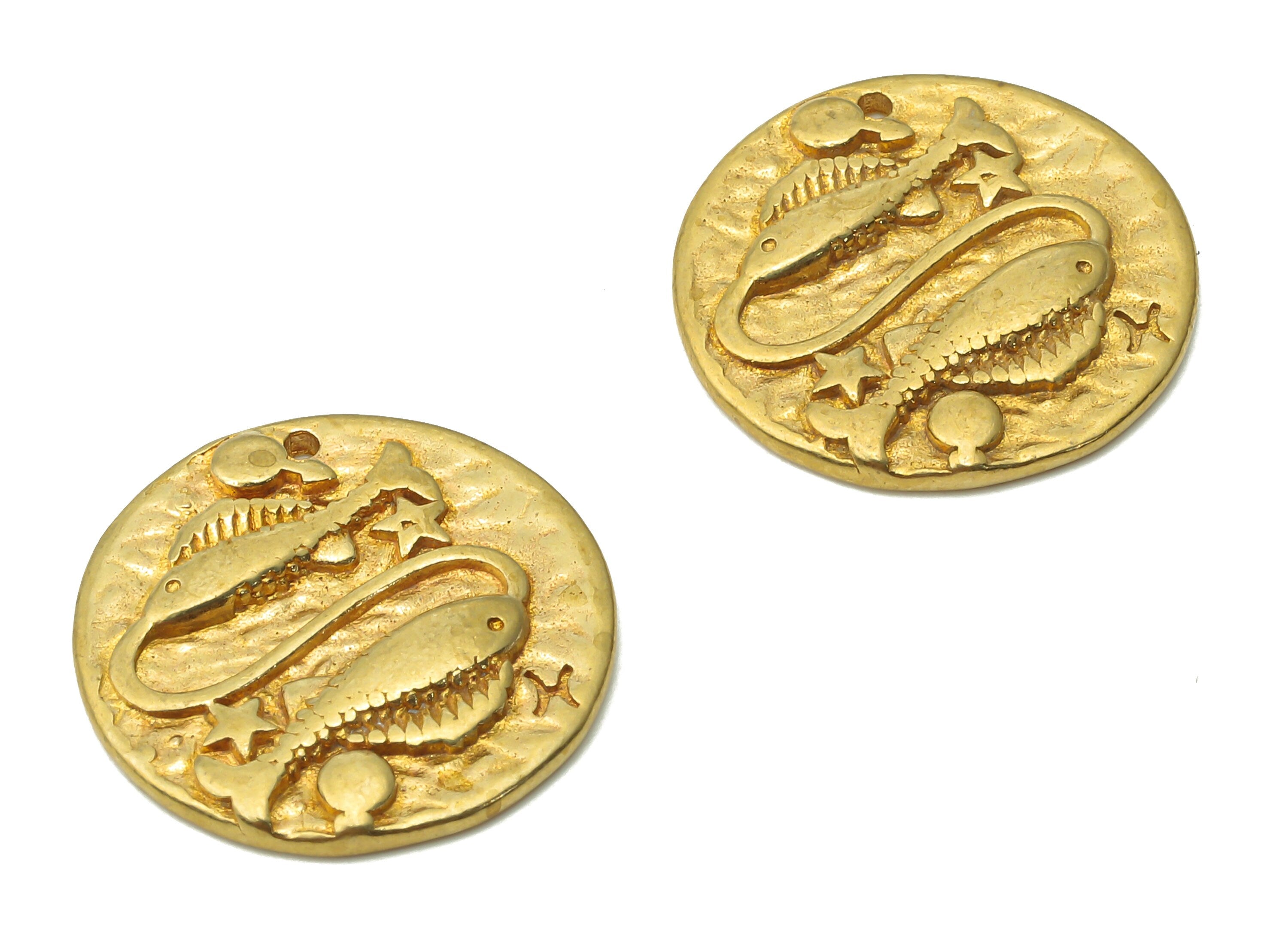 Pisces Round Charm - Raw Brass Horoscope Charms - Round Fish Pendant - Brass Star Pendant - Brass Zodiac Necklace - 19.4x19.4x3mm - PP7751L - DOMEDBAZAAR