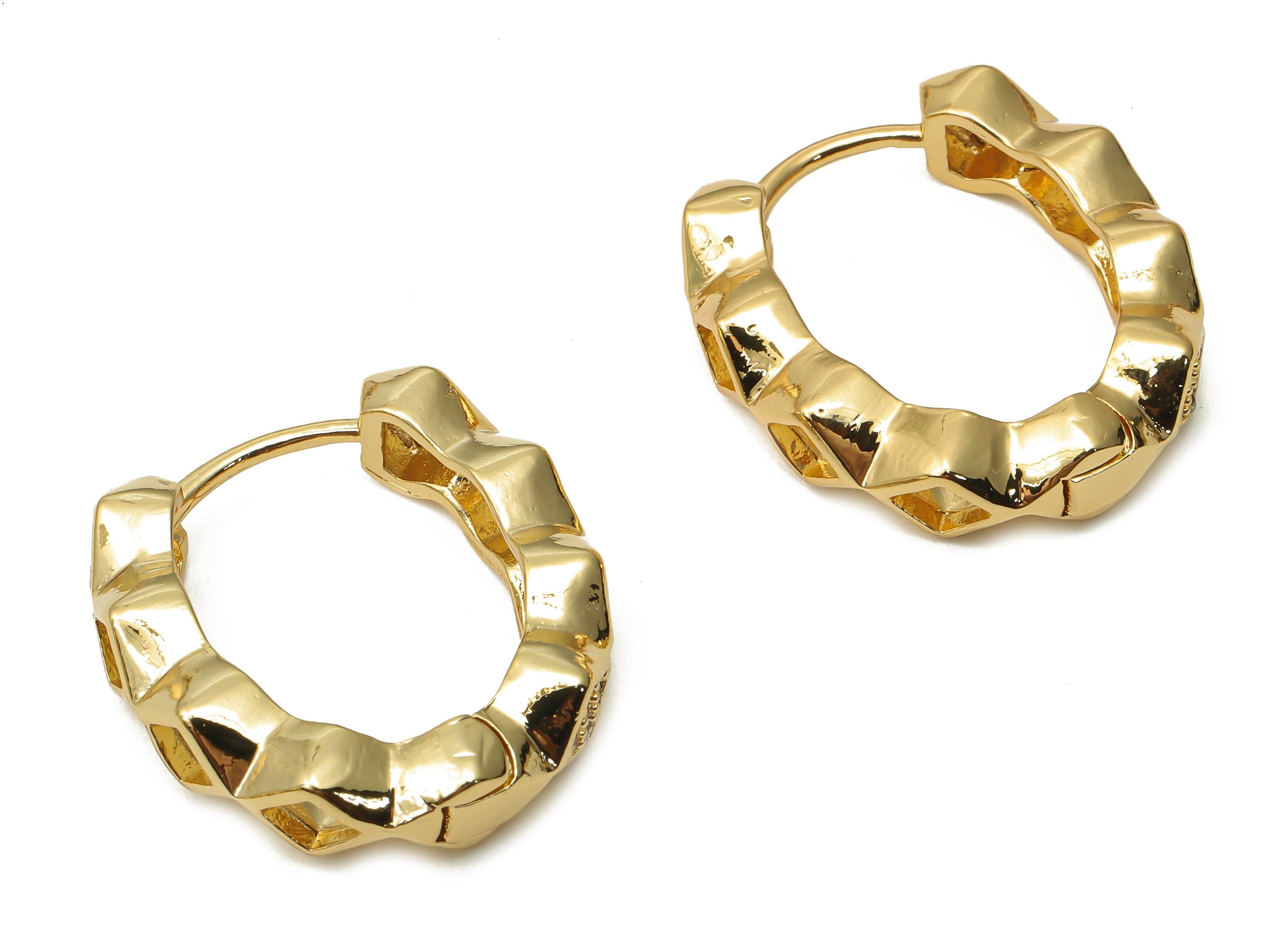 Brass Oval Wave Huggie Hoop Earrings with Zircon - Brass Zigzag Hoop Earrings - 18K Real Gold Plated - 23.77x21.07x4.93mm- RGP4776 - DOMEDBAZAAR