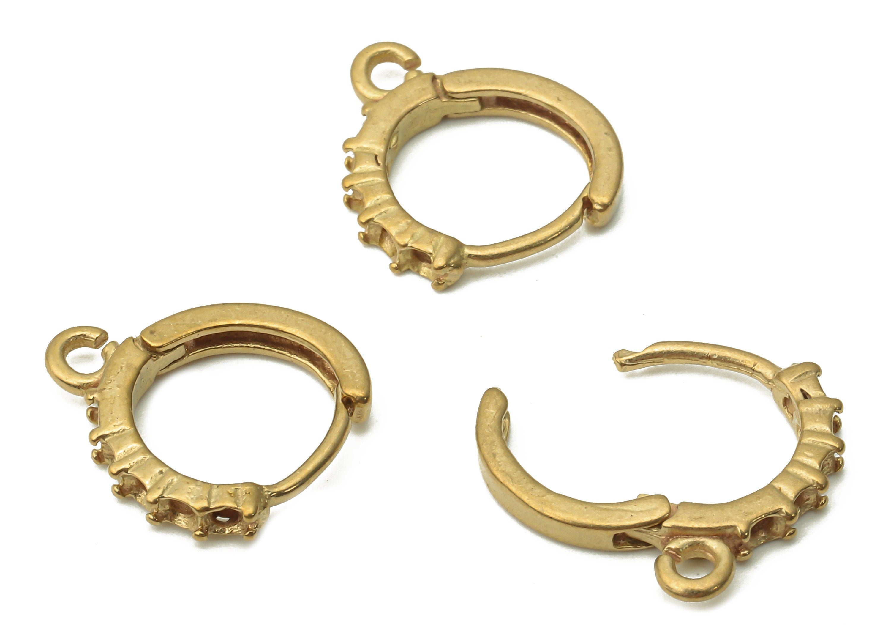 Brass Round Huggie Earring Clasps - Raw Brass Circle Crown Textured Hoop Clasps With Loop - Brass Circle Pendant - 13.7x12.5x2.1mm - PP7702 - DOMEDBAZAAR