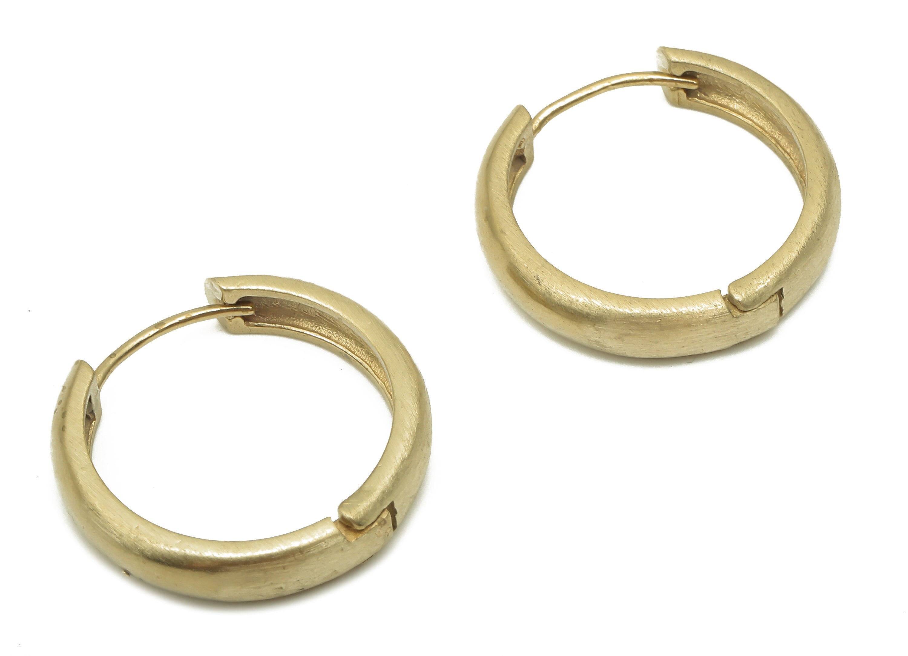 Brass Round Earring Clasp - Raw Brass Earrings Huggie Hoops - Circle Huggie Earring - Brass Earring Findings - 22.52x21.68x2.18mm - PP7863 - DOMEDBAZAAR