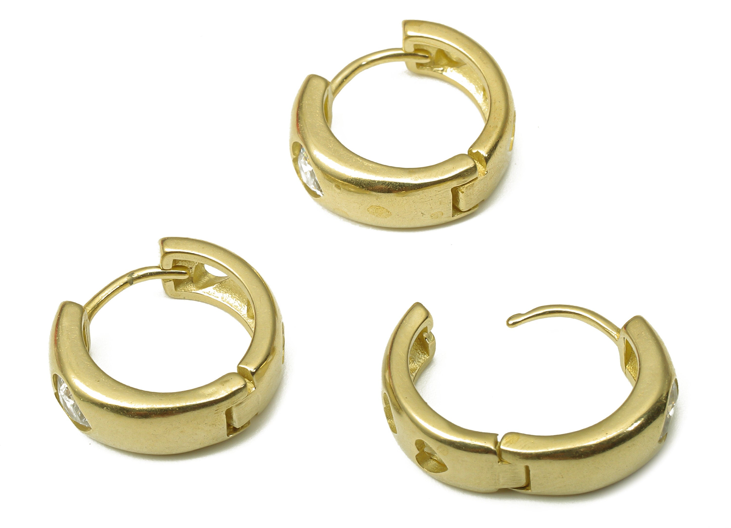 Brass Heart Earring Clasp - Raw Brass Micropaved Zircon Earring - Thick Huggie Hoop Earring - 14.78x13.18x2.42mm - PP7910 - DOMEDBAZAAR