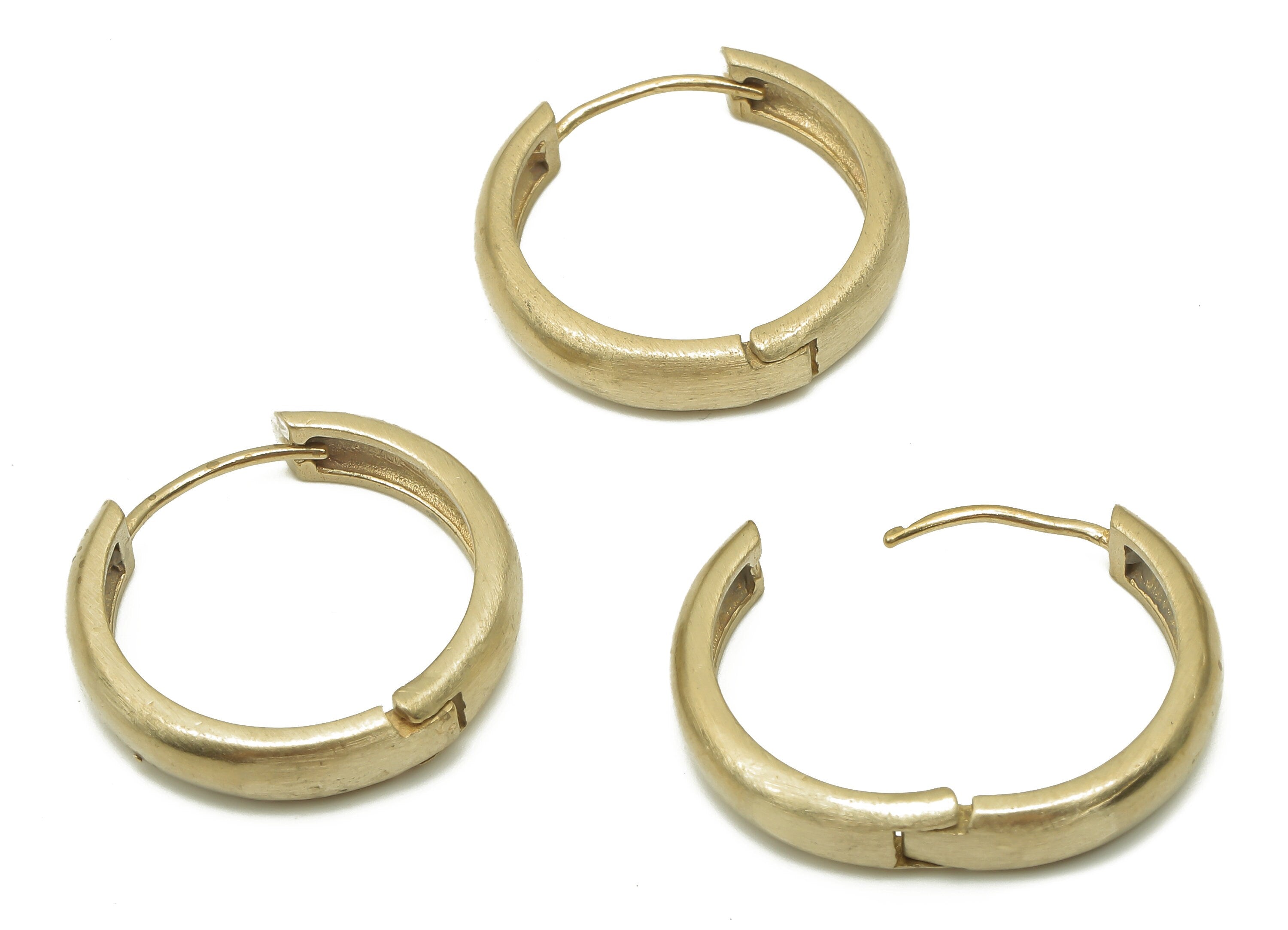 Brass Round Earring Clasp - Raw Brass Earrings Huggie Hoops - Circle Huggie Earring - Brass Earring Findings - 22.52x21.68x2.18mm - PP7863 - DOMEDBAZAAR