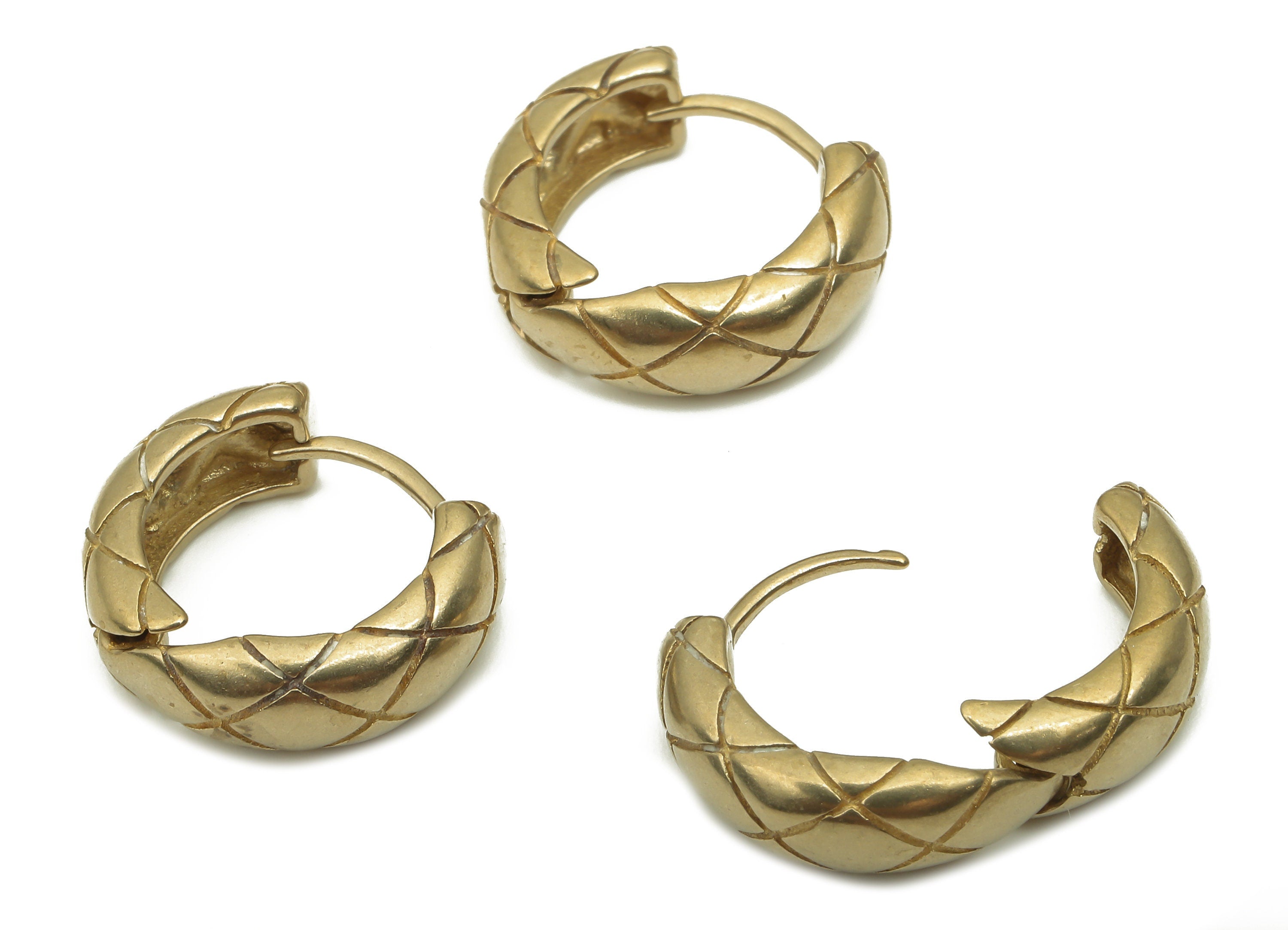 Brass Hoops Earring - Raw Brass Snake Textured Pattern Huggie Hoops Earring - Round Earring - 15.26x13.72x2.16mm - PP7868 - DOMEDBAZAAR