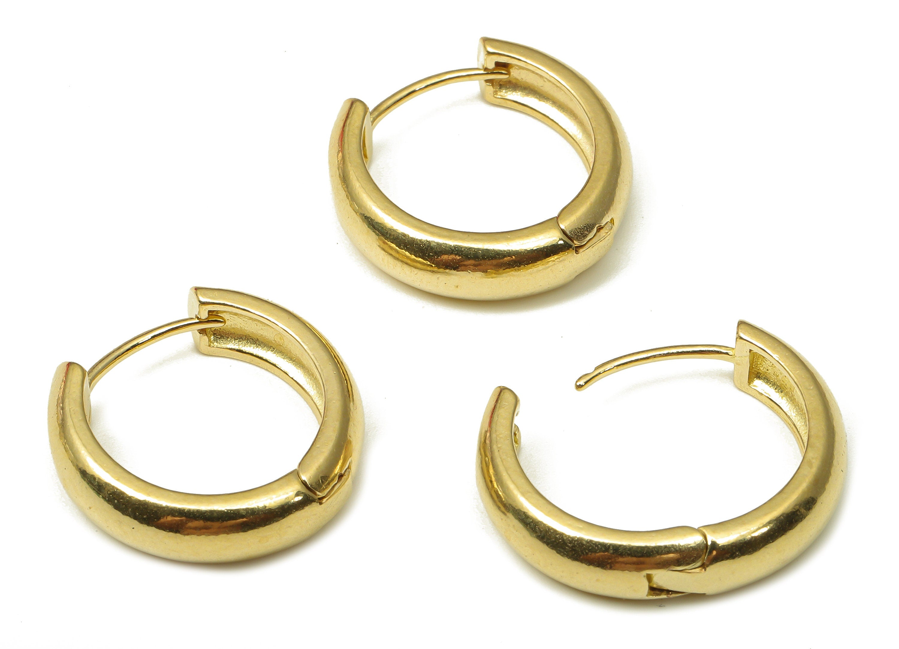 Brass Round Earring Clasp - Raw Brass Circle Huggie Earring - Huggie Hoop Earring - Thick Hoop Earring - 17.83x16.85x4.76mm - PP7919 - DOMEDBAZAAR