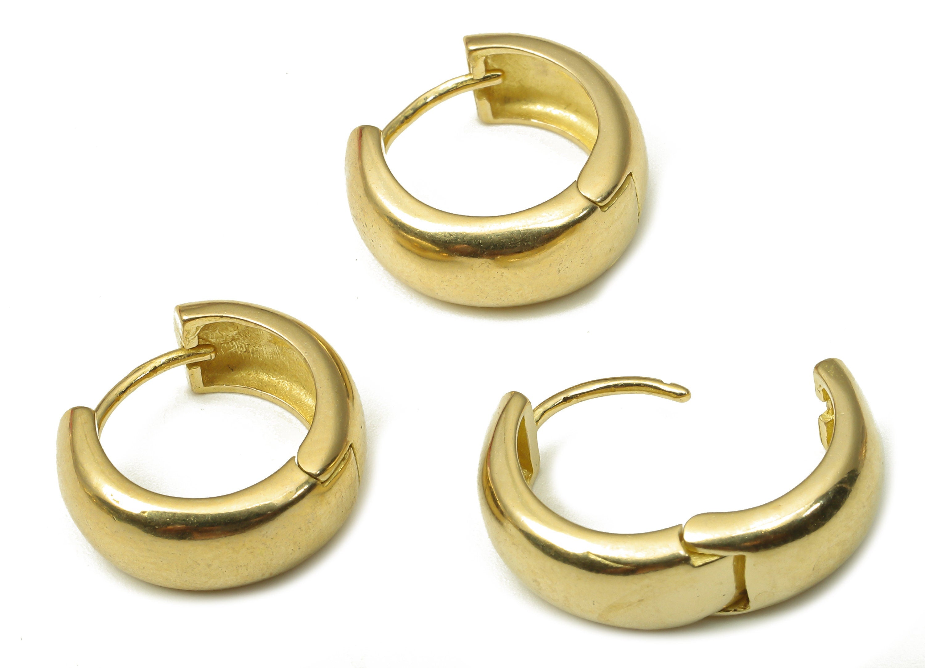 Brass Round Earring Clasp - Raw Brass Circle Huggie Earring - Wide Huggie Hoop Earring - Thick Hoop Earring - 15.93x6.57x1.3mm - PP7934 - DOMEDBAZAAR