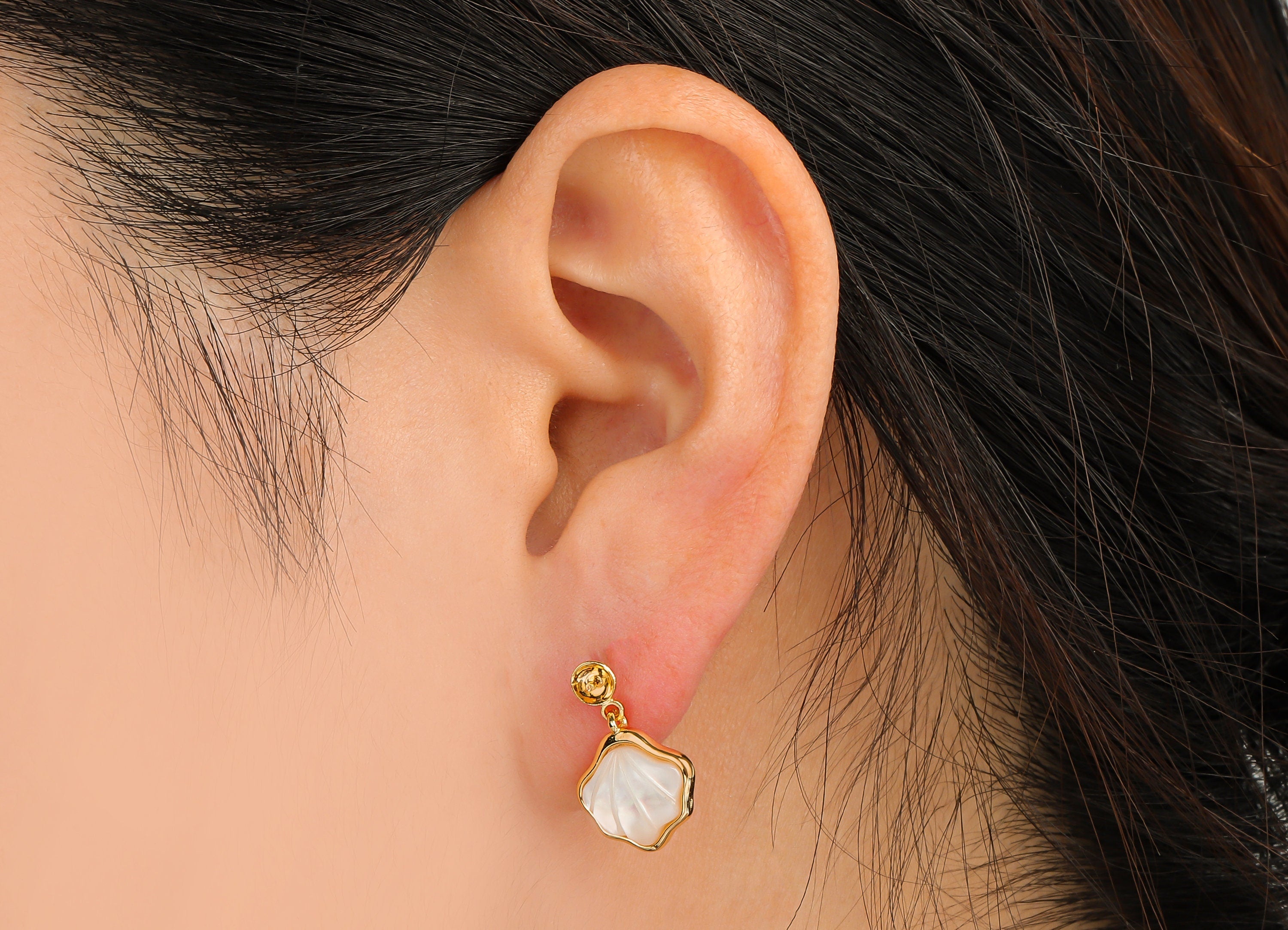Brass Sea Shell Stud Earring - MOP Shell Earring Post - 18K Real Gold Plated Brass - Mother of Pearl - For Pearl - 18.4x12.5x3.6mm - RGP4648 - DOMEDBAZAAR