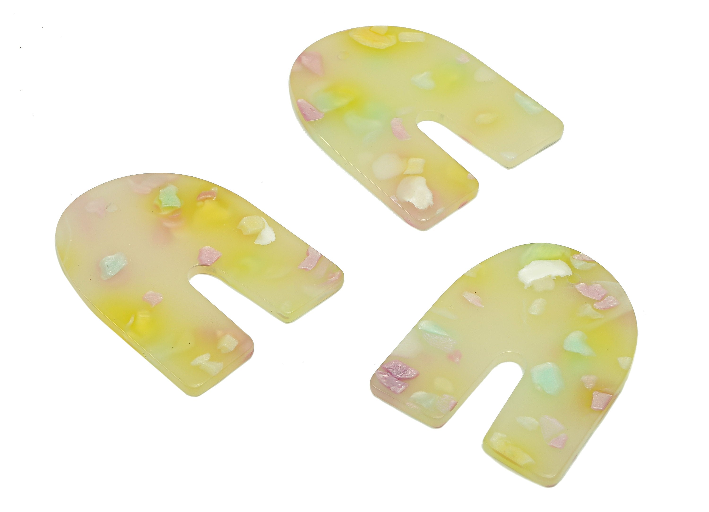 Acrylic U Earring Charms - Acrylic U Earring - U Horsehoe Pendant With Hole - Color Code: A596 - 37.6x31.1x2.7mm - AC2563-A596 - DOMEDBAZAAR