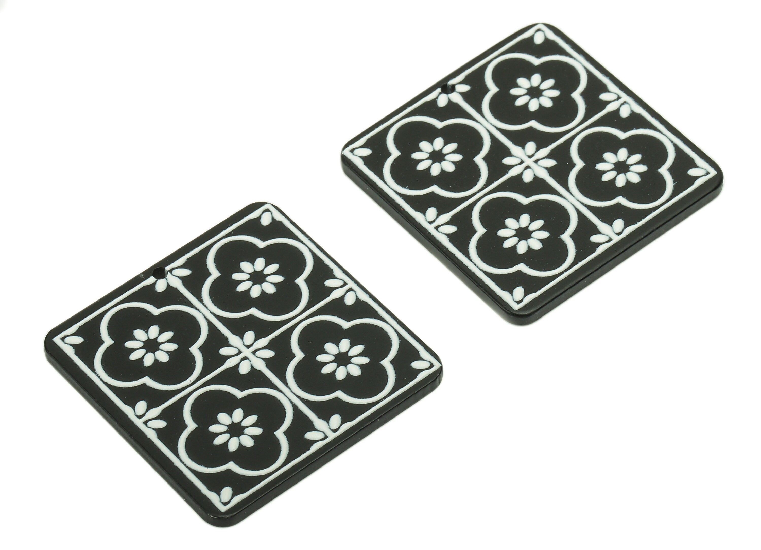 Acrylic Flower Square Earring Charm - White Flower Black Square Earring - Pendant With Hole - Charm For Necklace - 34.6x34.6x2.4mm - AC2576B - DOMEDBAZAAR