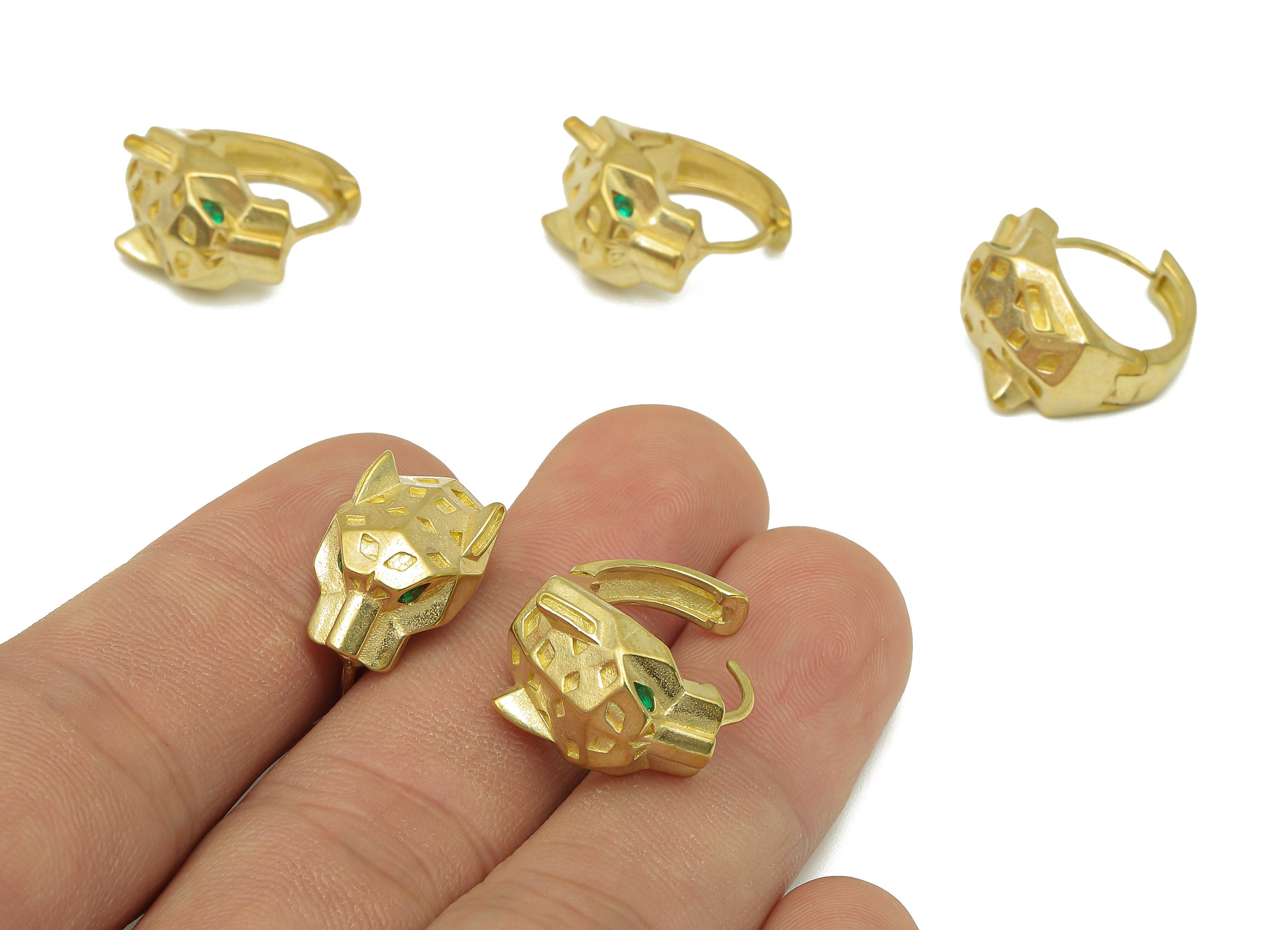 Brass Round Leopard Head Earring Clasp - Raw Brass Hoop Clasp With Green Zircon - Circle Wide Huggie Hoop Earrings - 17.8x17.5x2.4mm -PP8169 - DOMEDBAZAAR
