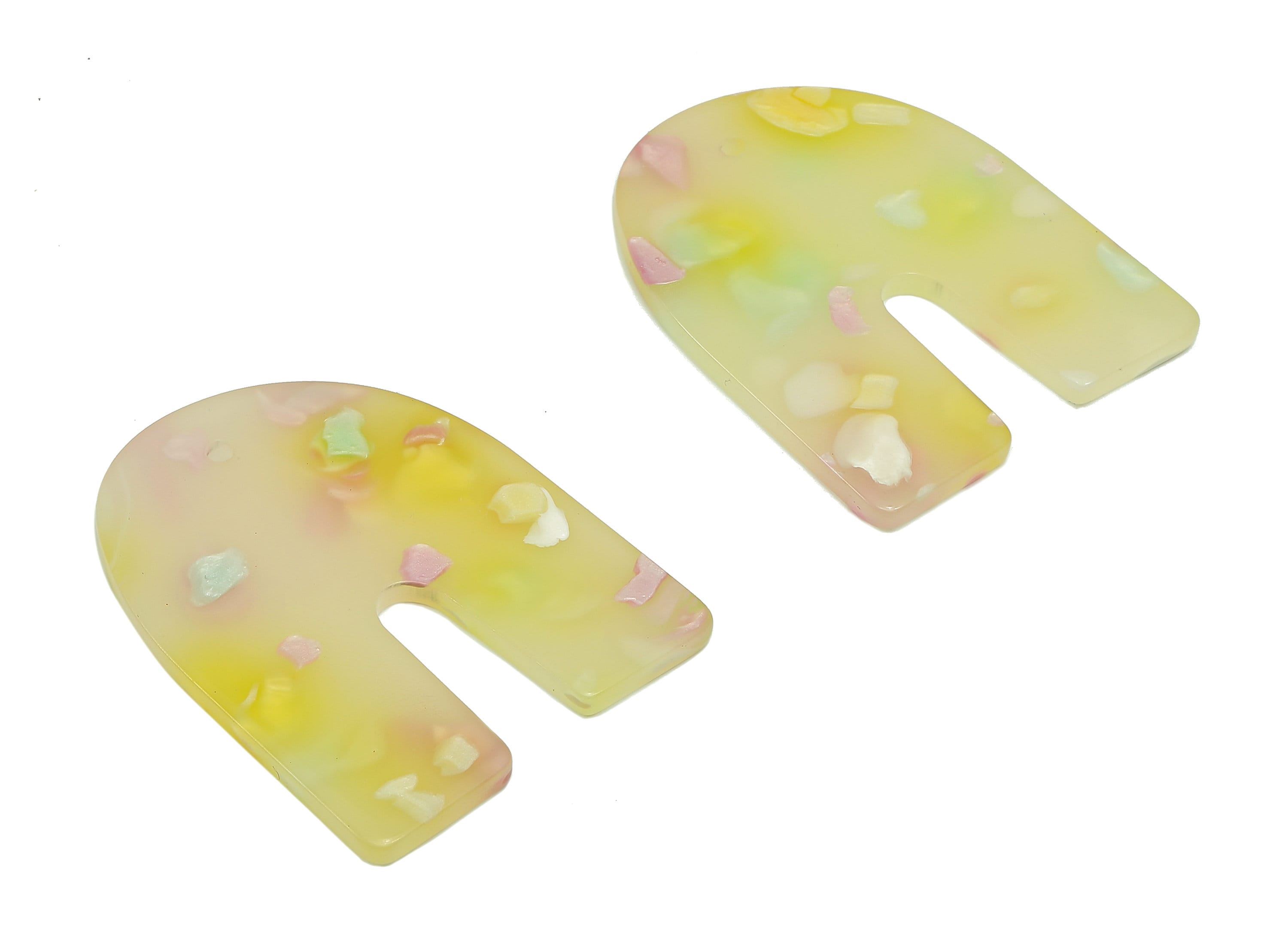 Acrylic U Earring Charms - Acrylic U Earring - U Horsehoe Pendant With Hole - Color Code: A596 - 37.6x31.1x2.7mm - AC2563-A596 - DOMEDBAZAAR