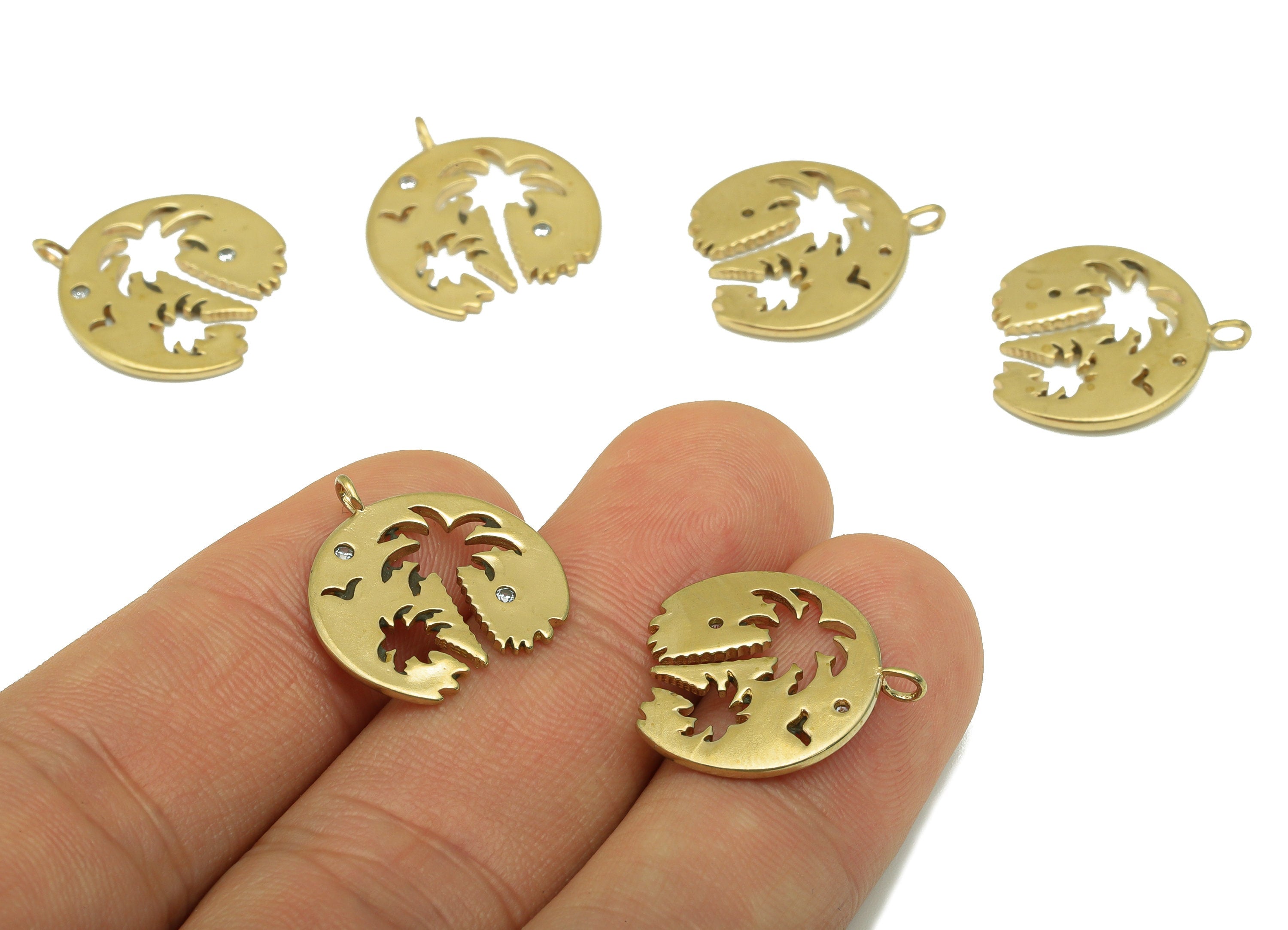 Brass Round Earring-Raw Brass Round Pendant -Palm Tree Island Charm- Botanical Charm -Jewelry Supplies -19x 18x 1.33mm-PP8503 - DOMEDBAZAAR