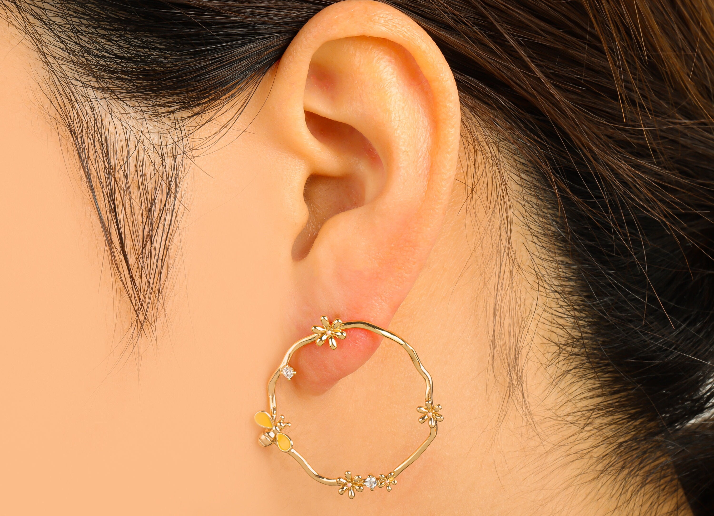 Brass Hoop Earring Stud - Wavy Bee Earring Post - Cubic Zirconia Daisy Earring Post -Wavy Wire Hoop- 18K Real Gold Plated-33x31x2mm- RGP6300 - DOMEDBAZAAR