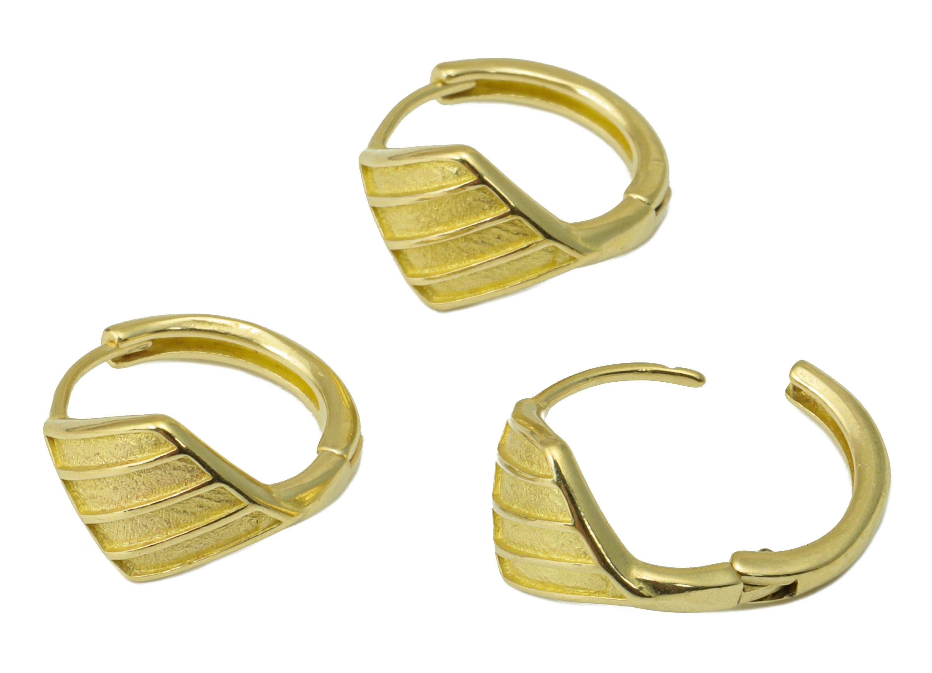 Brass Diamond Clasp - Raw Brass Hoop Clasp -Brass Huggie Hoop Clasp - Brass Textured Ring Clasp - 14.59x13.3x1.61mm - PP8553 - DOMEDBAZAAR