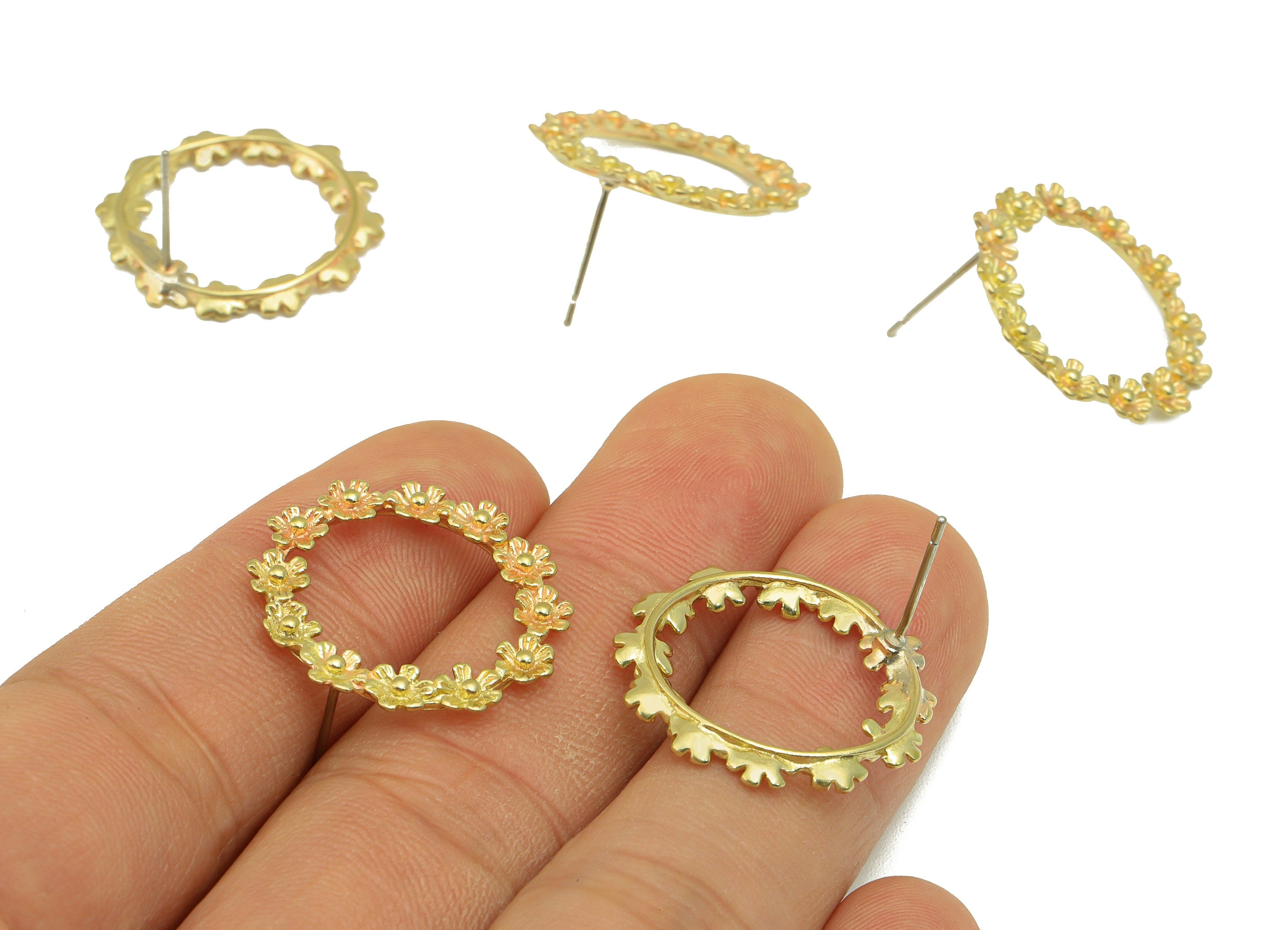 Brass Hoop Flower Crown Stud - Raw Brass Wreath Earring Post - Botanical Stud Earring - Brass Daisy Crown Earring - 22x22x2.04mm - PP8600 - DOMEDBAZAAR