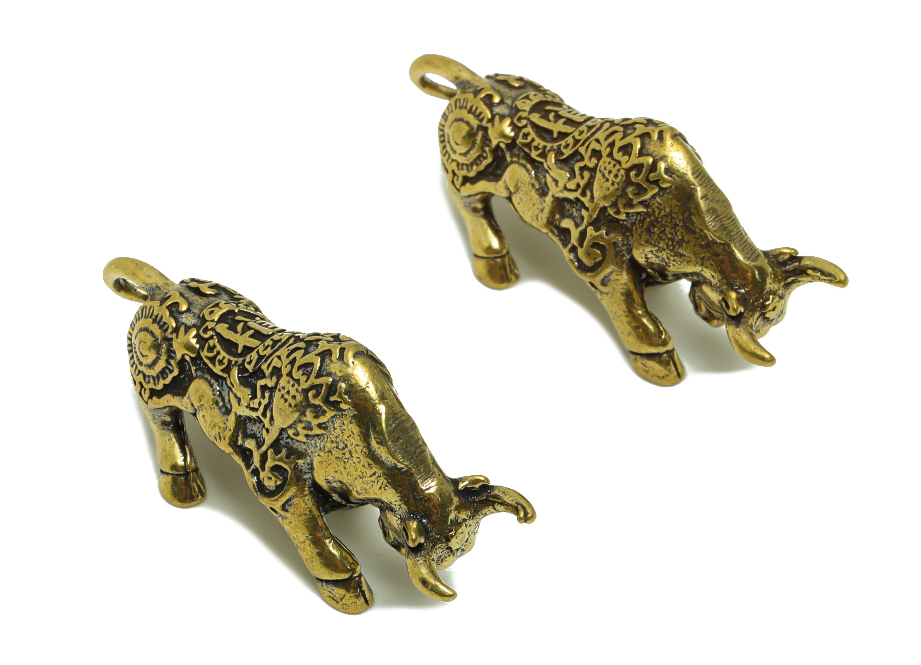 Brass Bull Charm - Raw Brass Bull Earring Charms - Antique Looking Pendant - Bull Figure - Bull Pattern Charms - 41.21x19.14x12.1mm - PP8741 - DOMEDBAZAAR