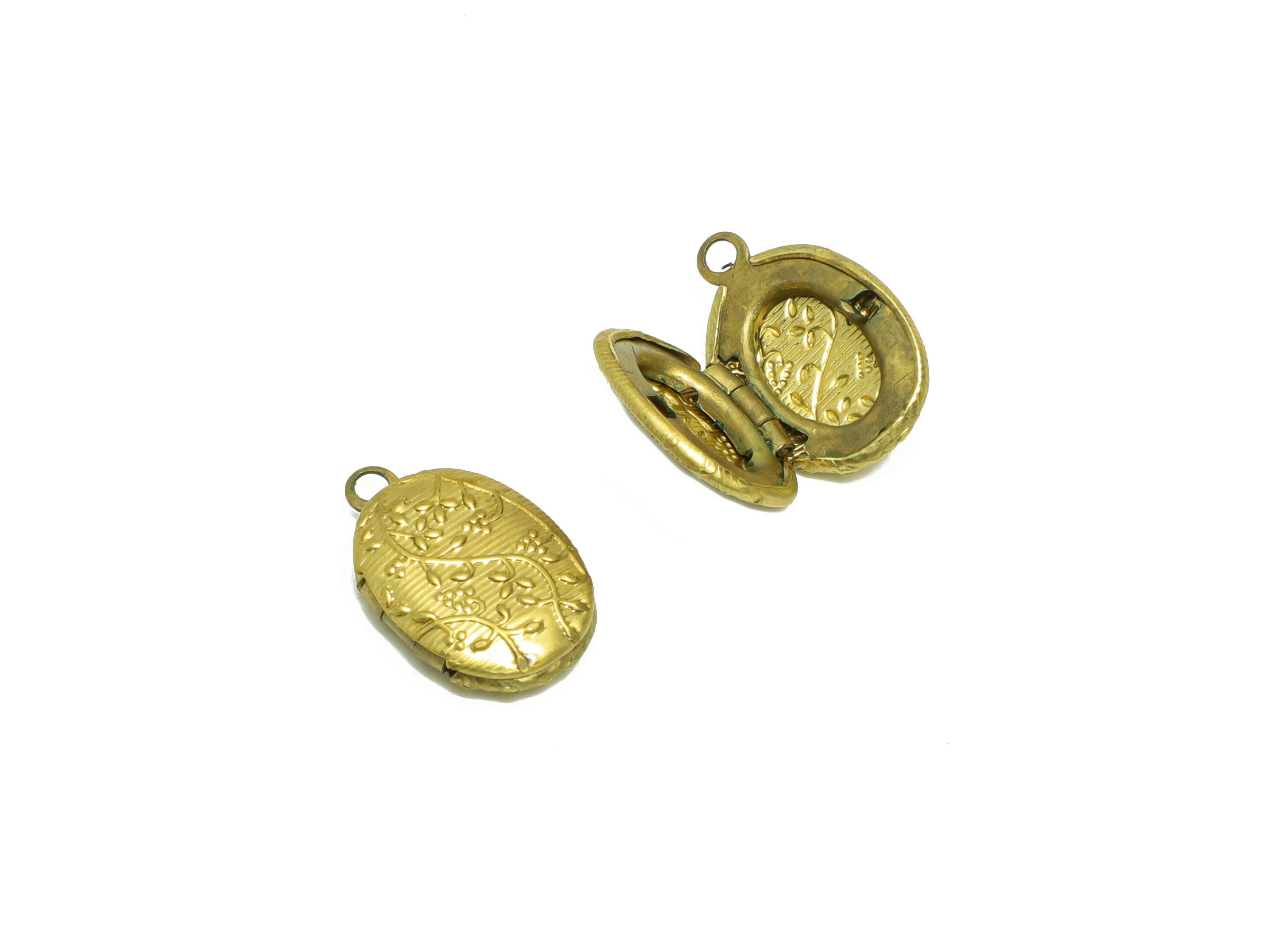 Brass Oval Locket Charm - Raw Brass Antique Vintage - Antique Looking Locket - Engraved Locket Vintage Looking Locket - 15.4x10x3mm - PP8945 - DOMEDBAZAAR