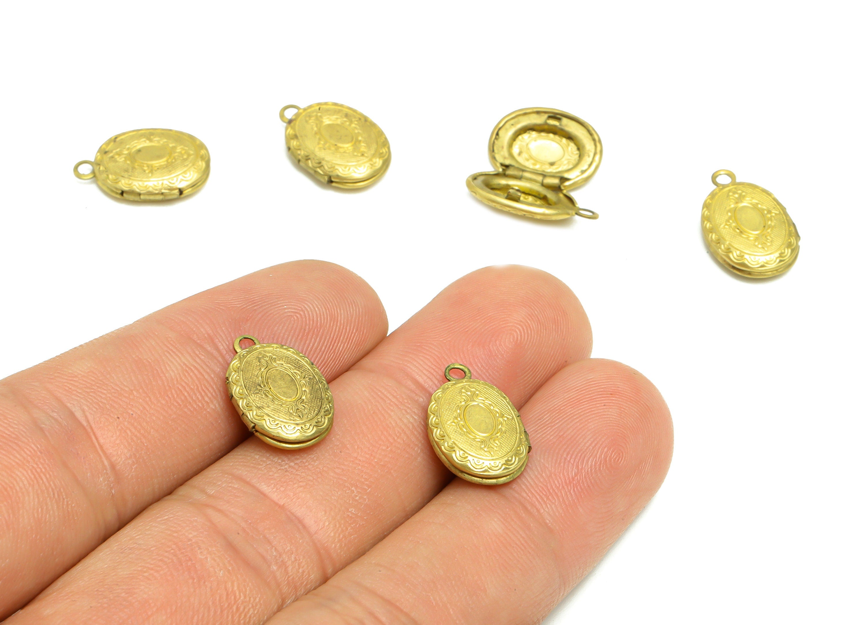 Brass Oval Locket Charm - Raw Brass Lace Oval Locket Charms - Antique Looking Locket - Vintage Looking Locket- 15.56x10x3.7mm - PP8944 - DOMEDBAZAAR