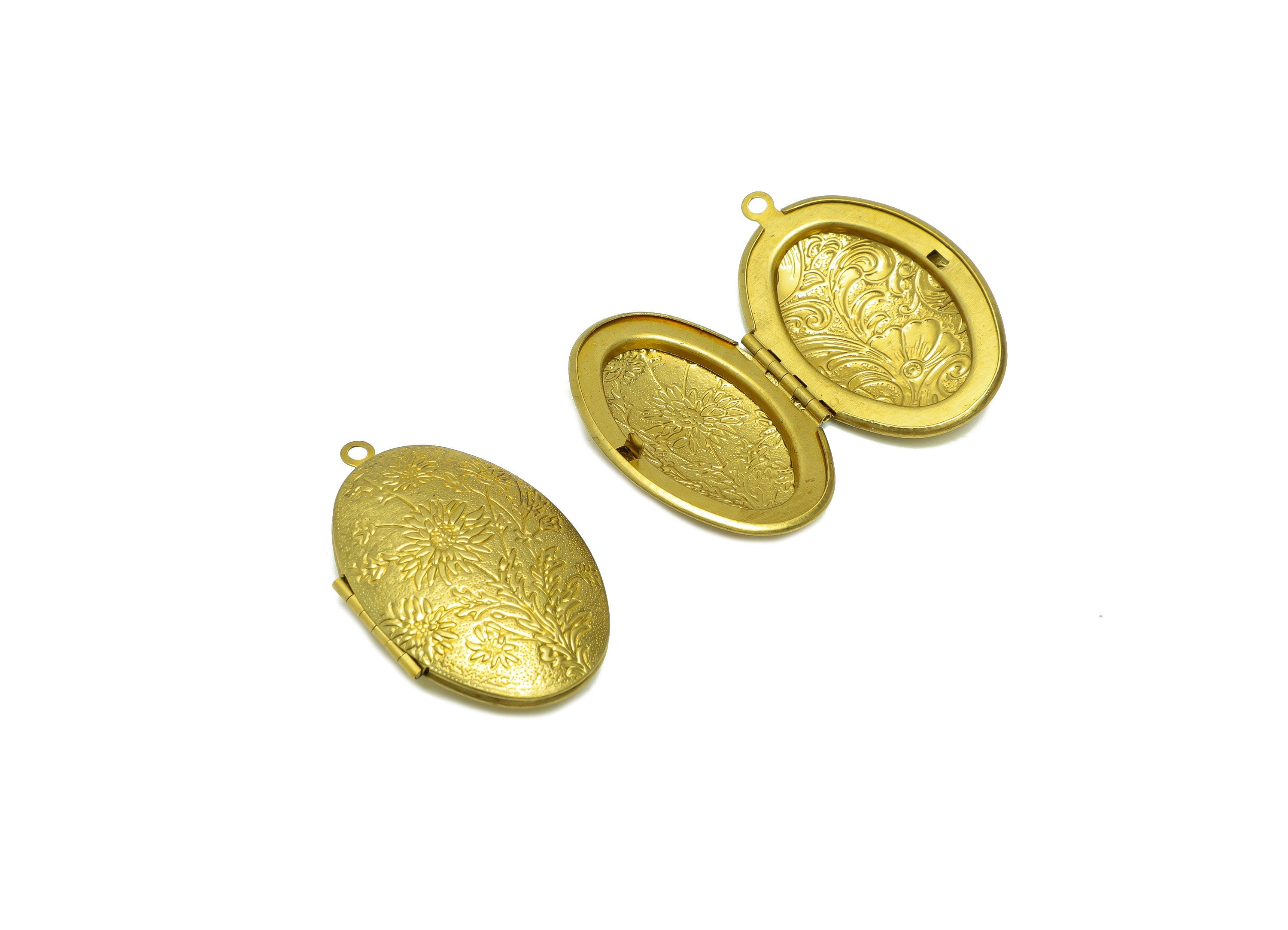 Brass Oval Locket Charm - Raw Brass Grandmother Charms - Antique Looking Locket - Vintage Looking Locket- 23.66x15.72x5.58mm - PP8936 - DOMEDBAZAAR