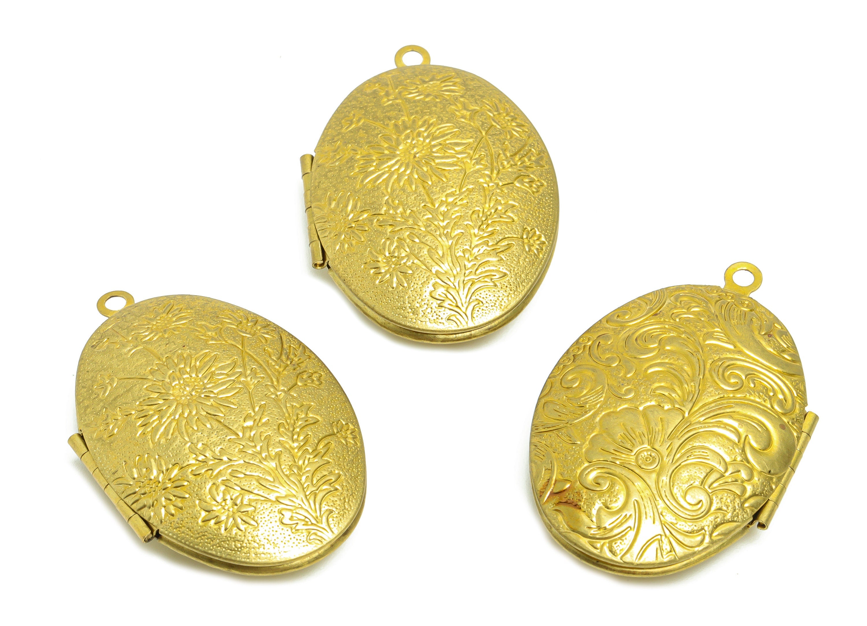 Brass Oval Locket Charm - Raw Brass Grandmother Charms - Antique Looking Locket - Vintage Looking Locket- 23.66x15.72x5.58mm - PP8936 - DOMEDBAZAAR