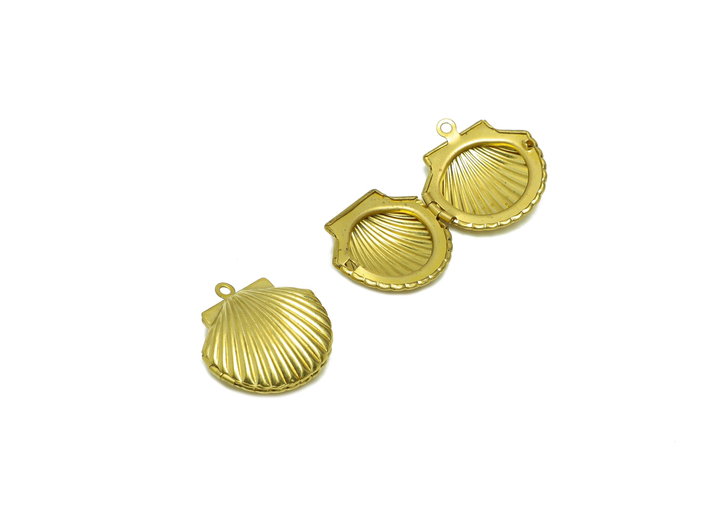 Brass Shell Locket Charm - Raw Brass Shell Locket Charms - Antique Vintage Looking Locket - Marine Locket Charm - 23x22x8mm - PP8918 - DOMEDBAZAAR
