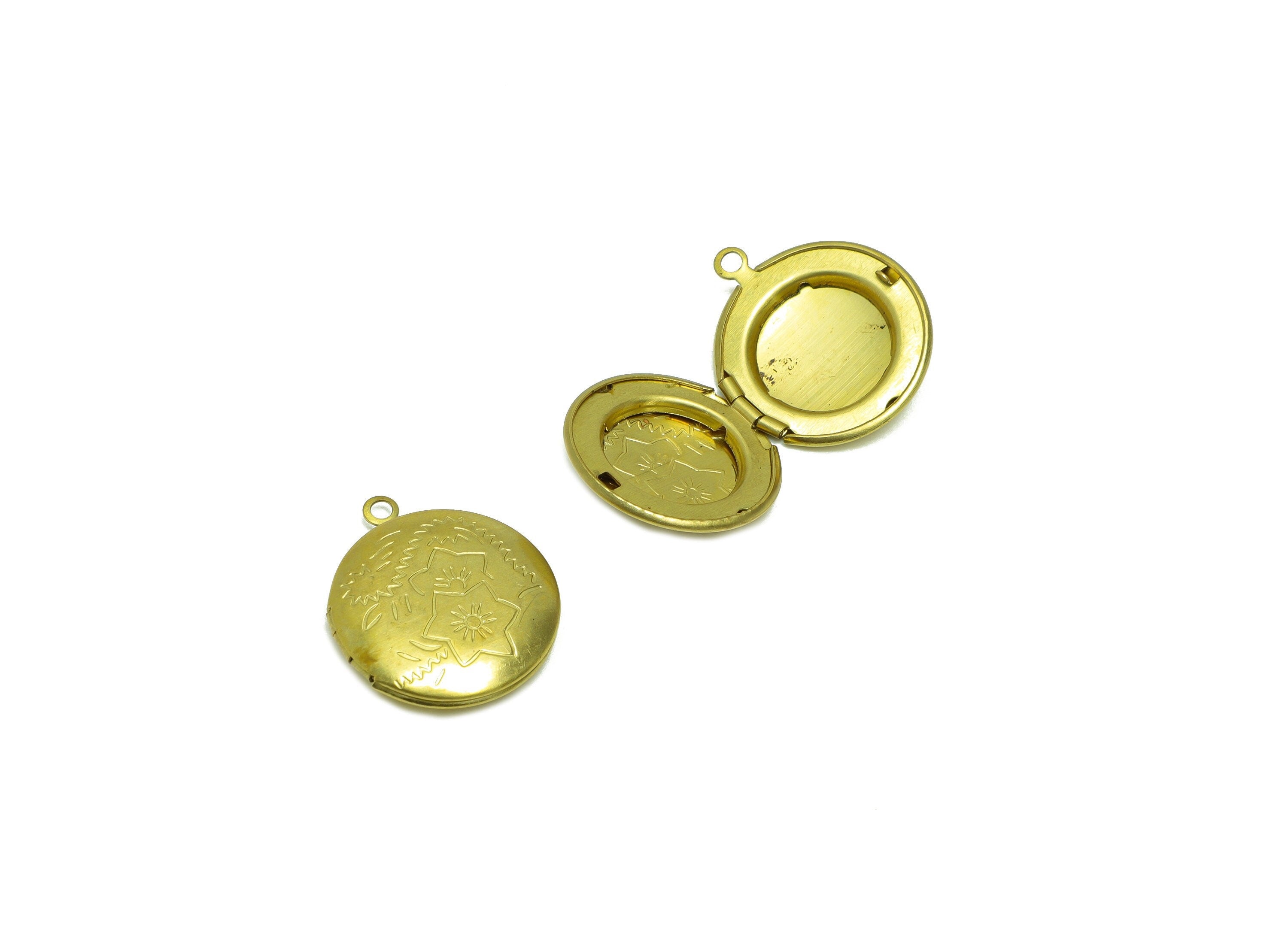 Brass Round Locket Charm - Raw Brass Pattern Star Locket Charms - Antique Looking Locket - Vintage Looking Locket - 23.5x19.9x5.2mm - PP8940 - DOMEDBAZAAR