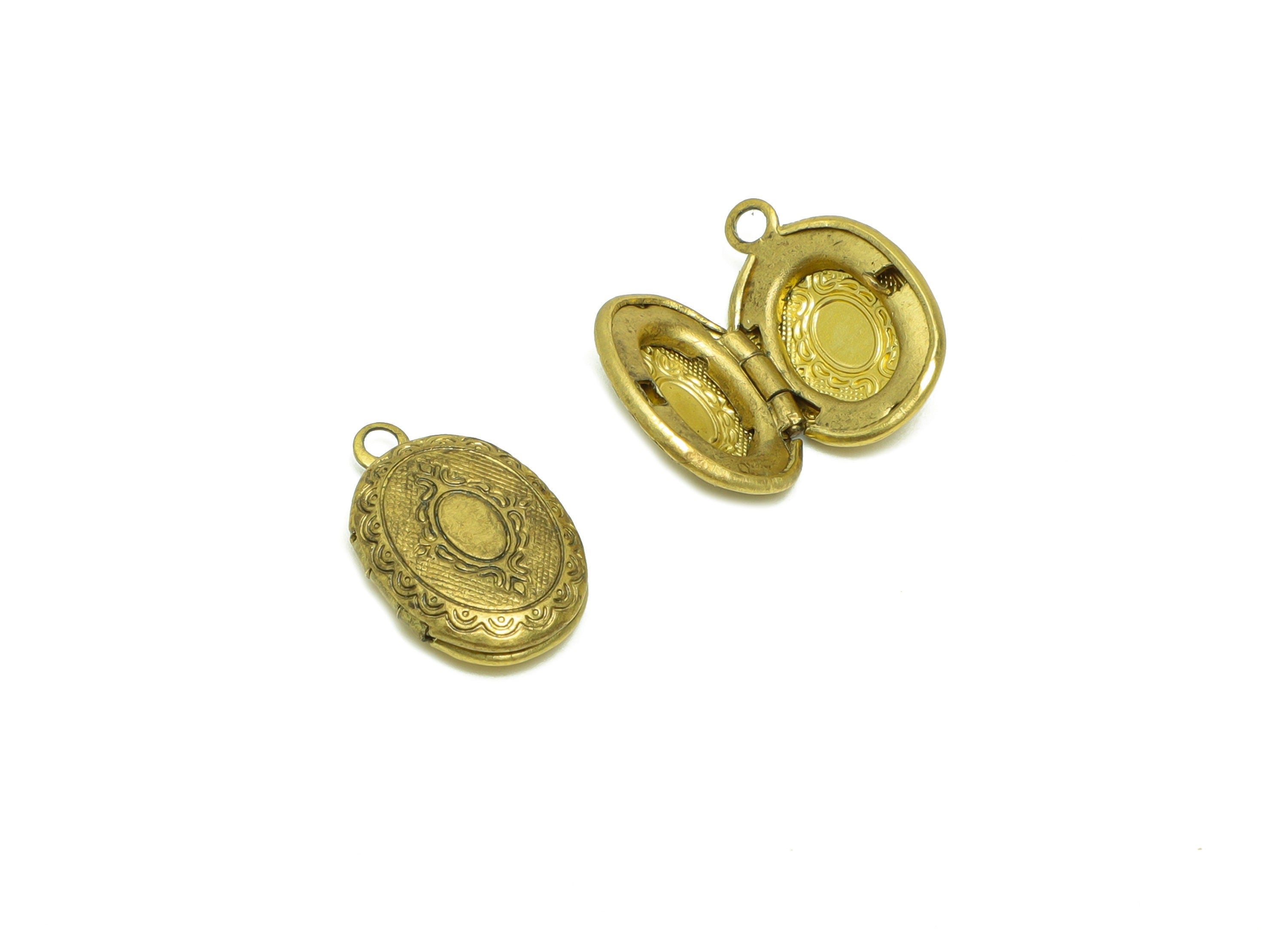 Brass Oval Locket Charm - Raw Brass Lace Oval Locket Charms - Antique Looking Locket - Vintage Looking Locket- 15.56x10x3.7mm - PP8944 - DOMEDBAZAAR