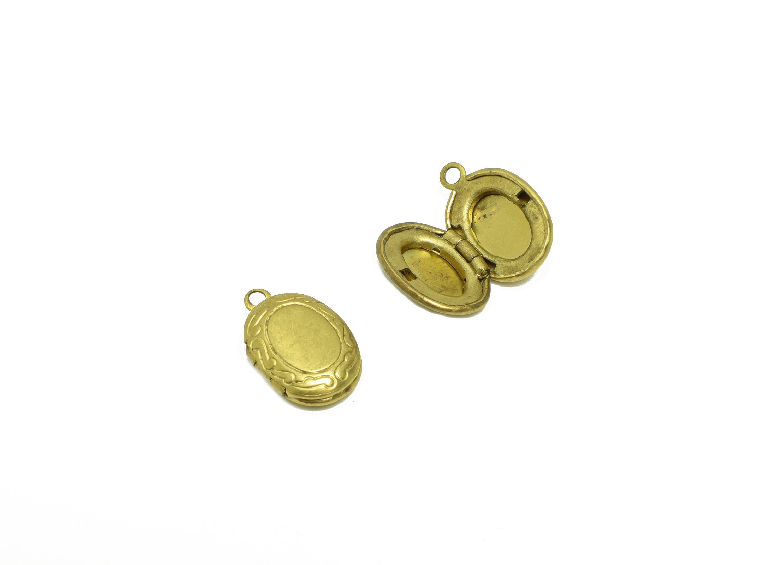 Brass Oval Locket Charm - Raw Brass Pattern Locket Charms - Antique Vintage Looking Locket - Engrave Locket-For Engraving - 15x9x3mm -PP8942 - DOMEDBAZAAR