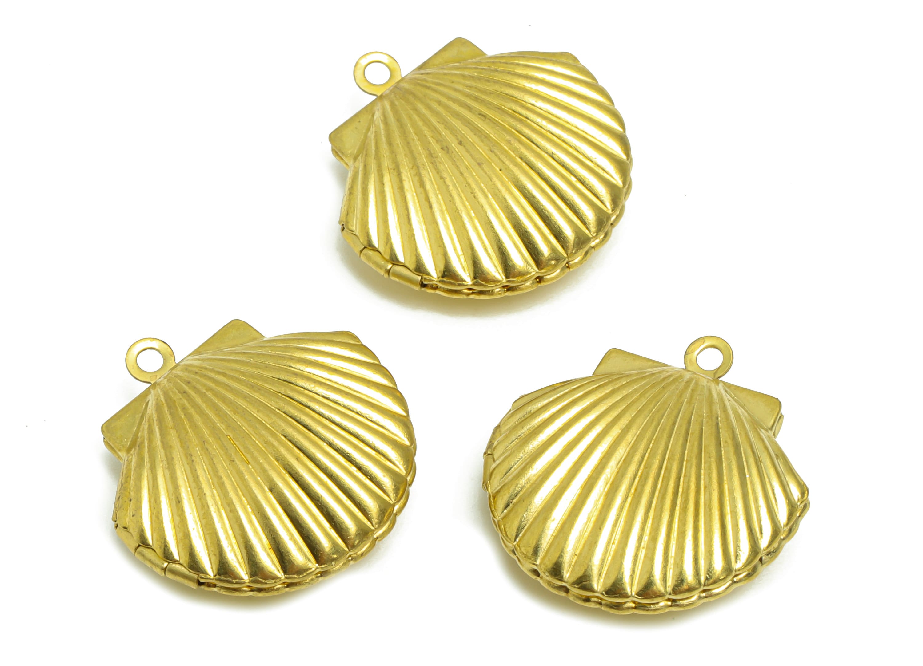 Brass Shell Locket Charm - Raw Brass Shell Locket Charms - Antique Vintage Looking Locket - Marine Locket Charm - 23x22x8mm - PP8918 - DOMEDBAZAAR