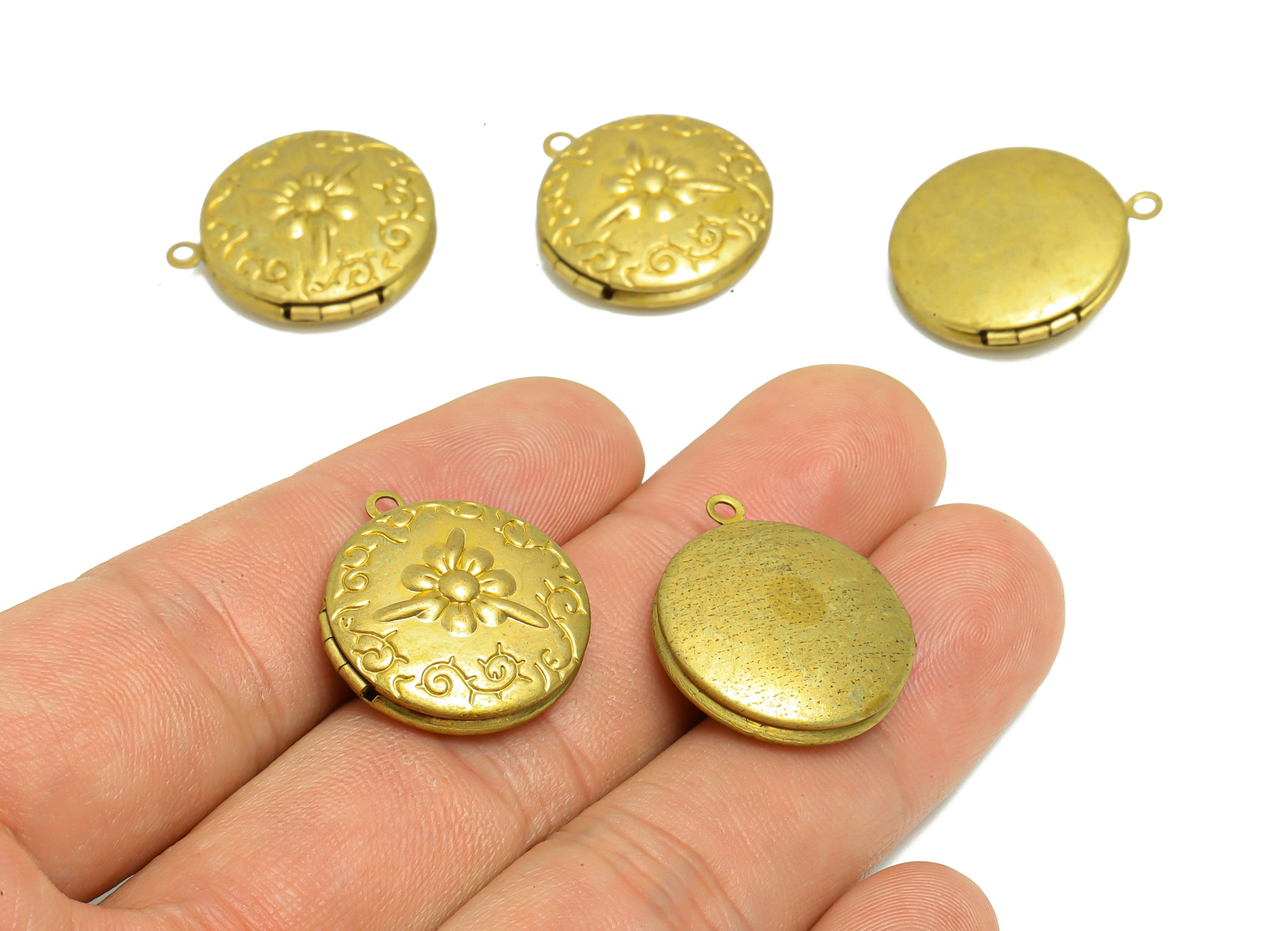 Brass Round Locket Charm - Raw Brass Flower Circle Locket Charms - Antique Looking Locket - Vintage Looking Locket - 22x20x6.49mm - PP8927 - DOMEDBAZAAR