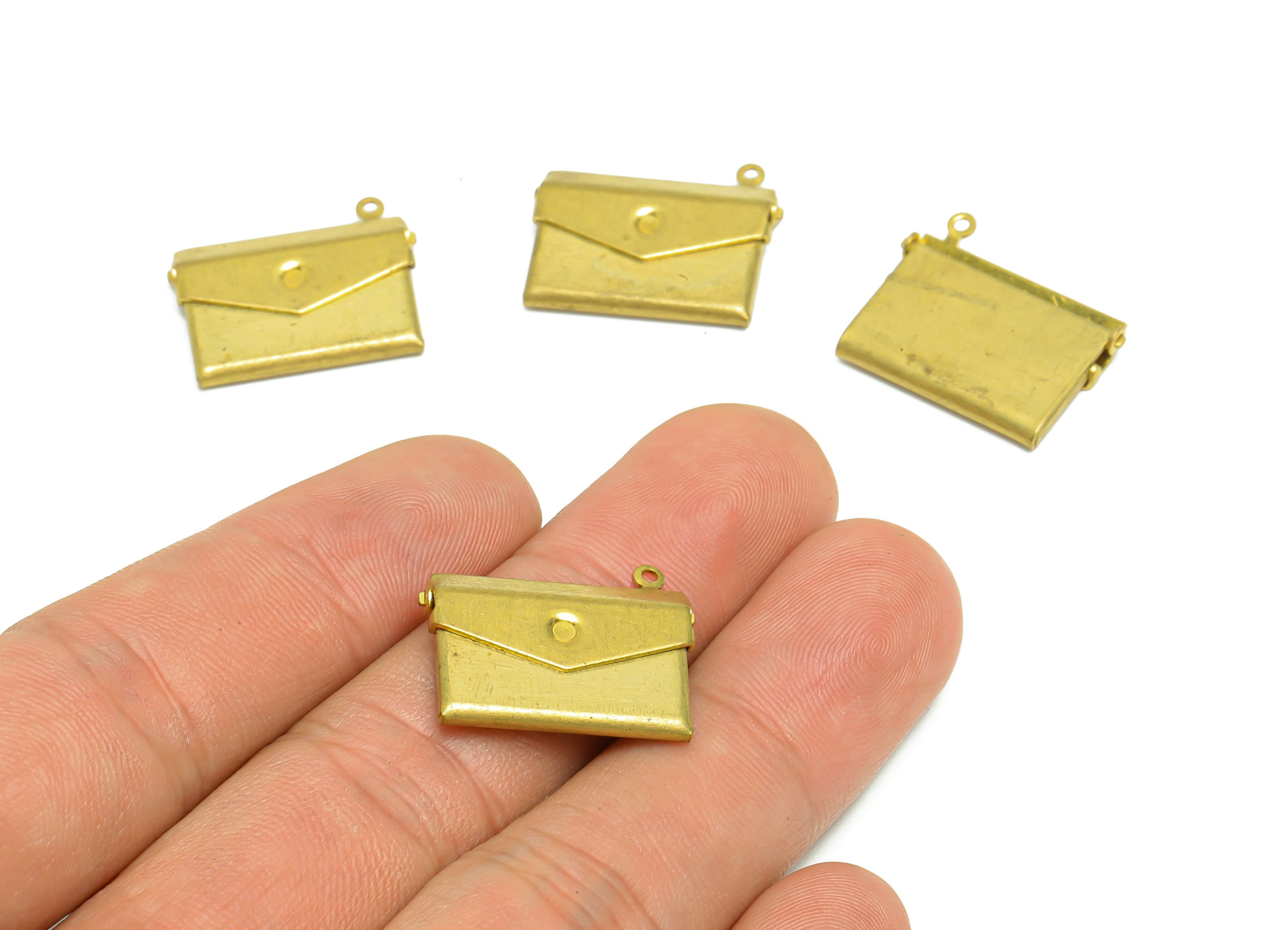 Brass Envelope Locket Charms - Raw Brass Clutch Bag Locket Charms - Antique Vintage Looking Locket - 21.75x17.92x3.38mm - PP8924 - DOMEDBAZAAR