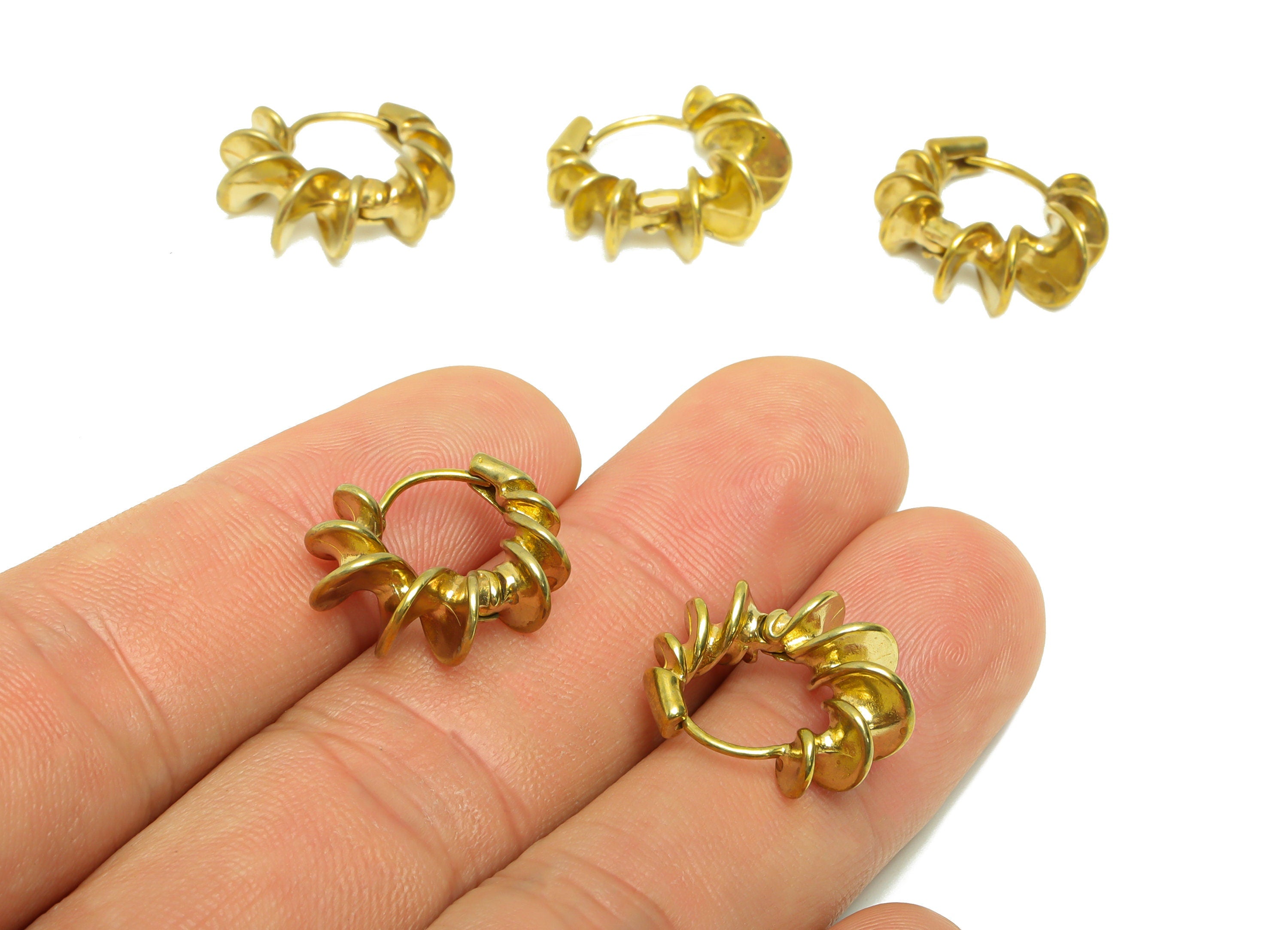 Brass Twisted Hoop Earring - Raw Brass Wavy Huggie Hoop Wire Earring - Brass Clasp Hoop Earring - Brass Hoop Earring - 17x16x0.8mm - PP8670 - DOMEDBAZAAR