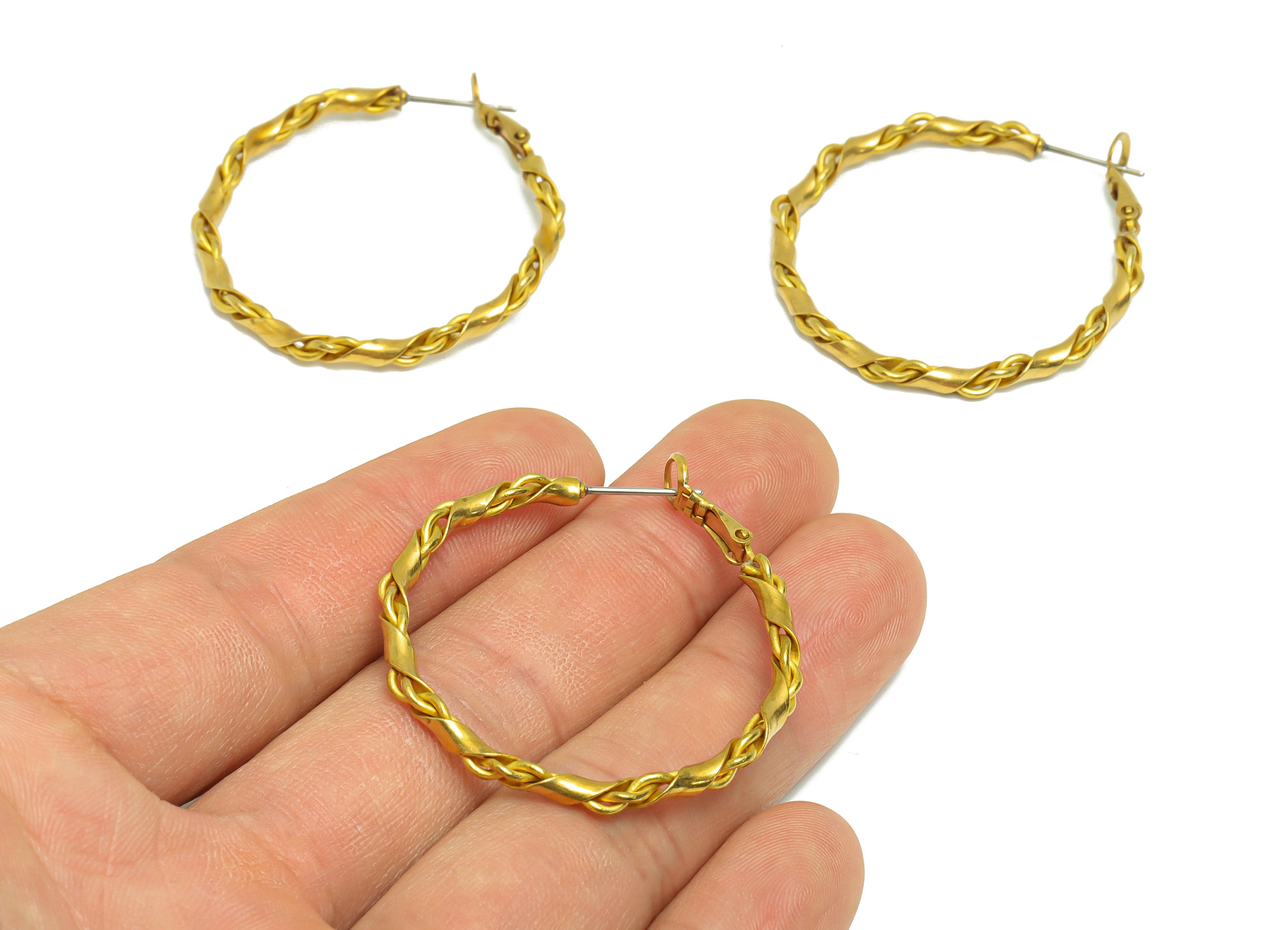 Rope Wire Round Earring - Brass Lock Earring - Brass Weave Chain Clasp Earring - Brass English Lock Earring - 40x40x3mm - PP9418 - DOMEDBAZAAR